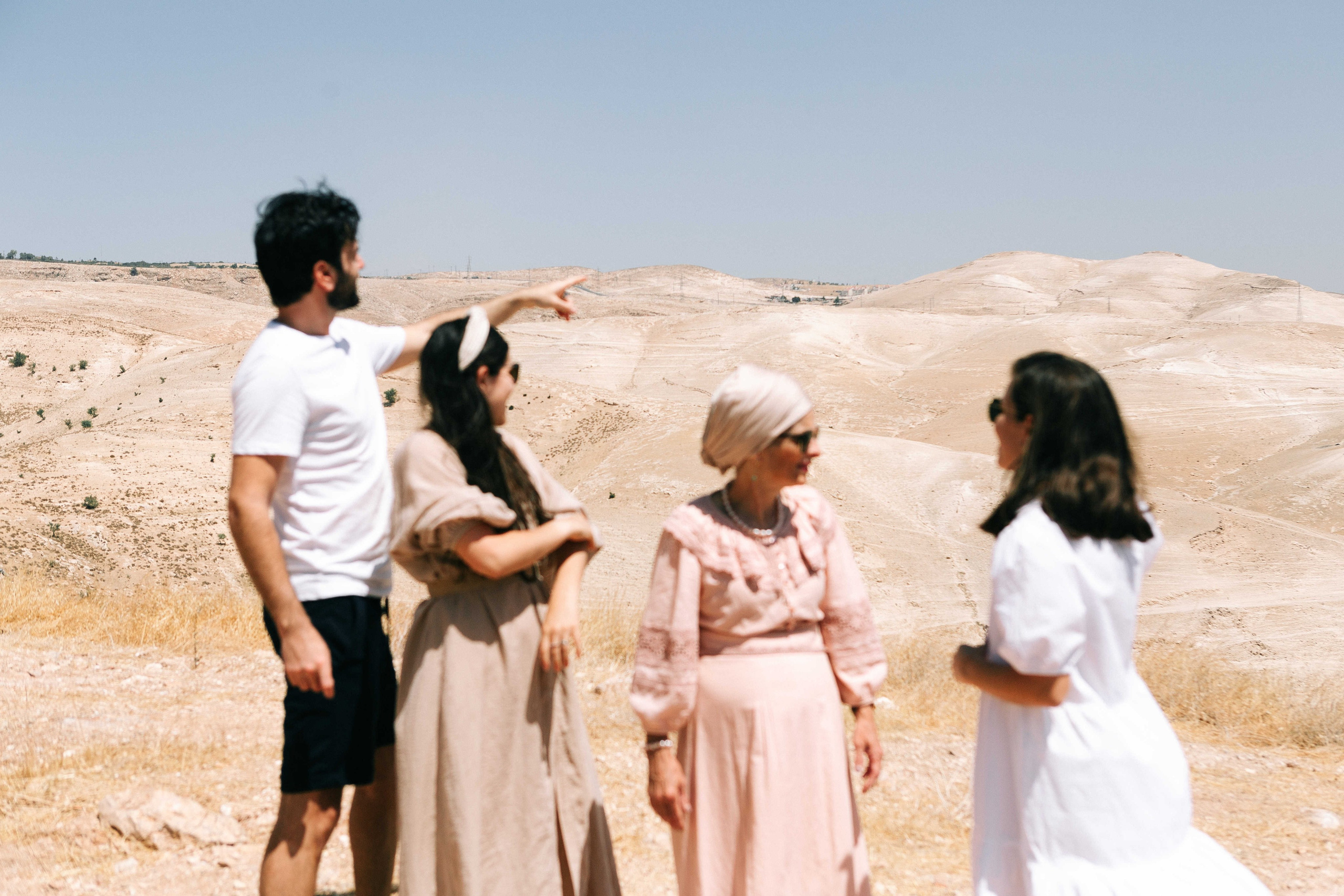 MAALE ADUMIM, HOME PHOTO SESSION + DESERT. Https://shi-photo.com/