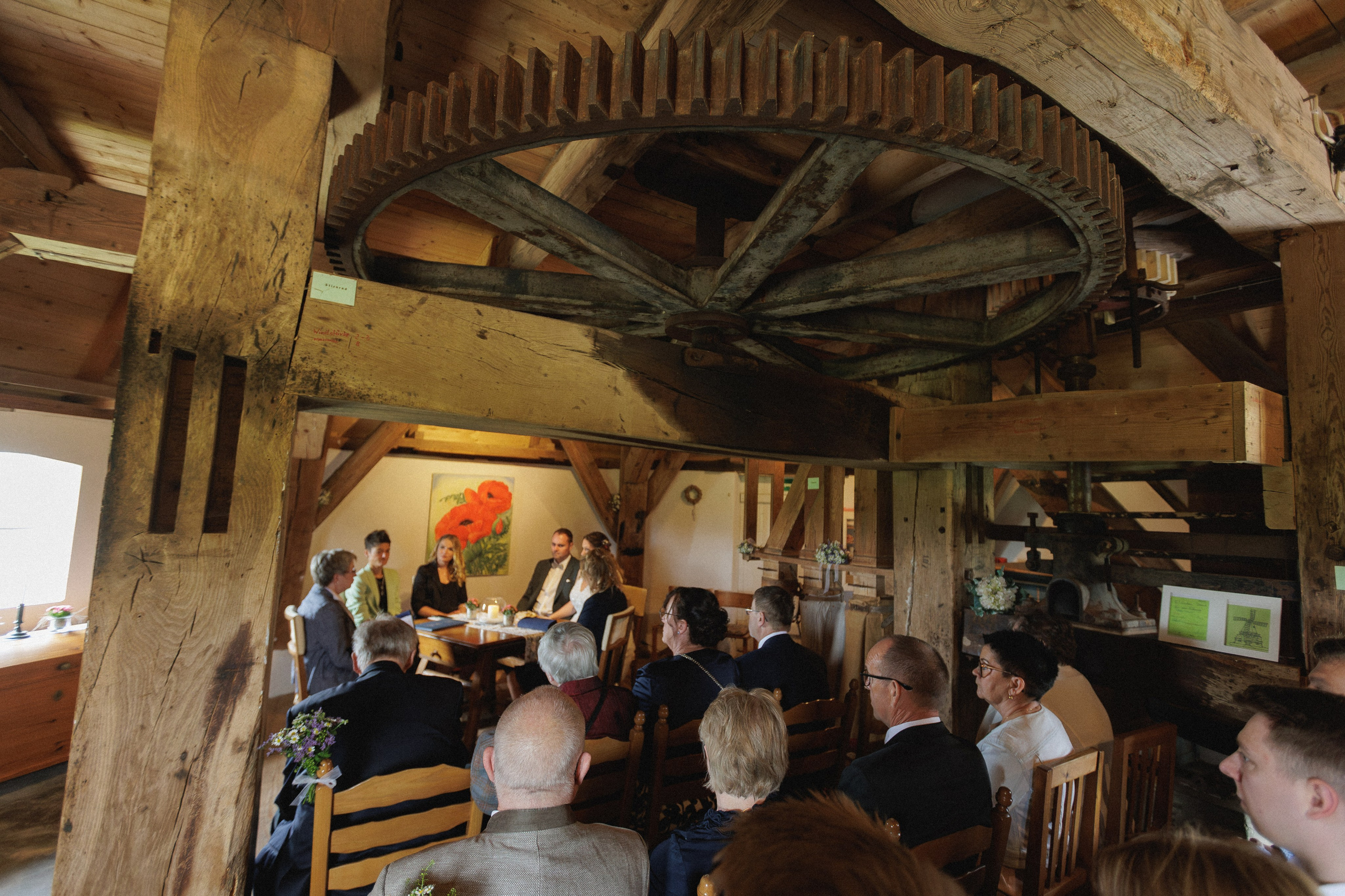 Hochzeitsfotografie an der Windmühle Eyendorf | Historische Romantik in Niedersachsen. Hochzeitsfotograf und Hochzeitsvideograf aus Hamburg | Roka21Film