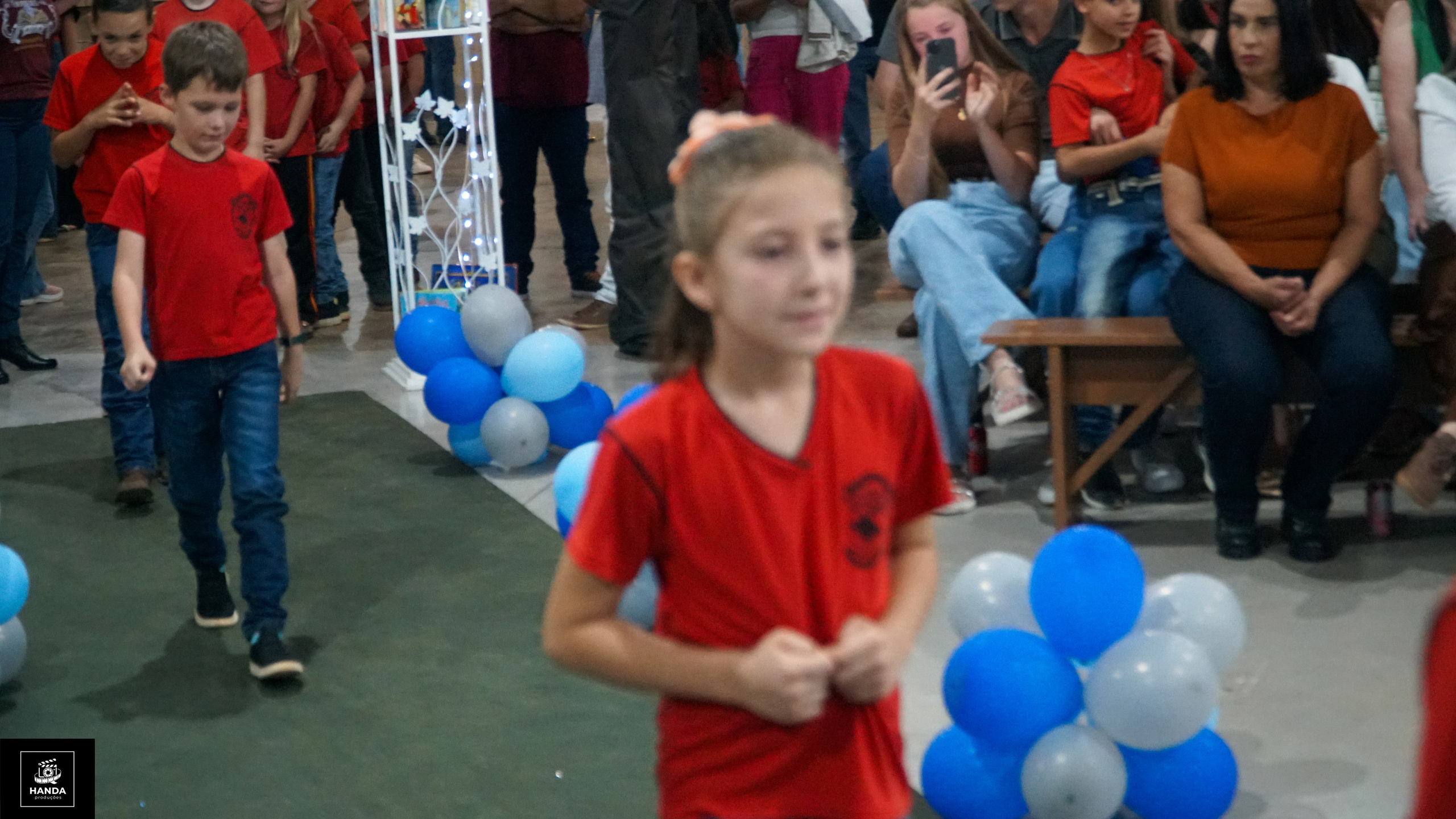 Noite autógrafos colégio Aurélio Buarque de Holanda. Handa Produções