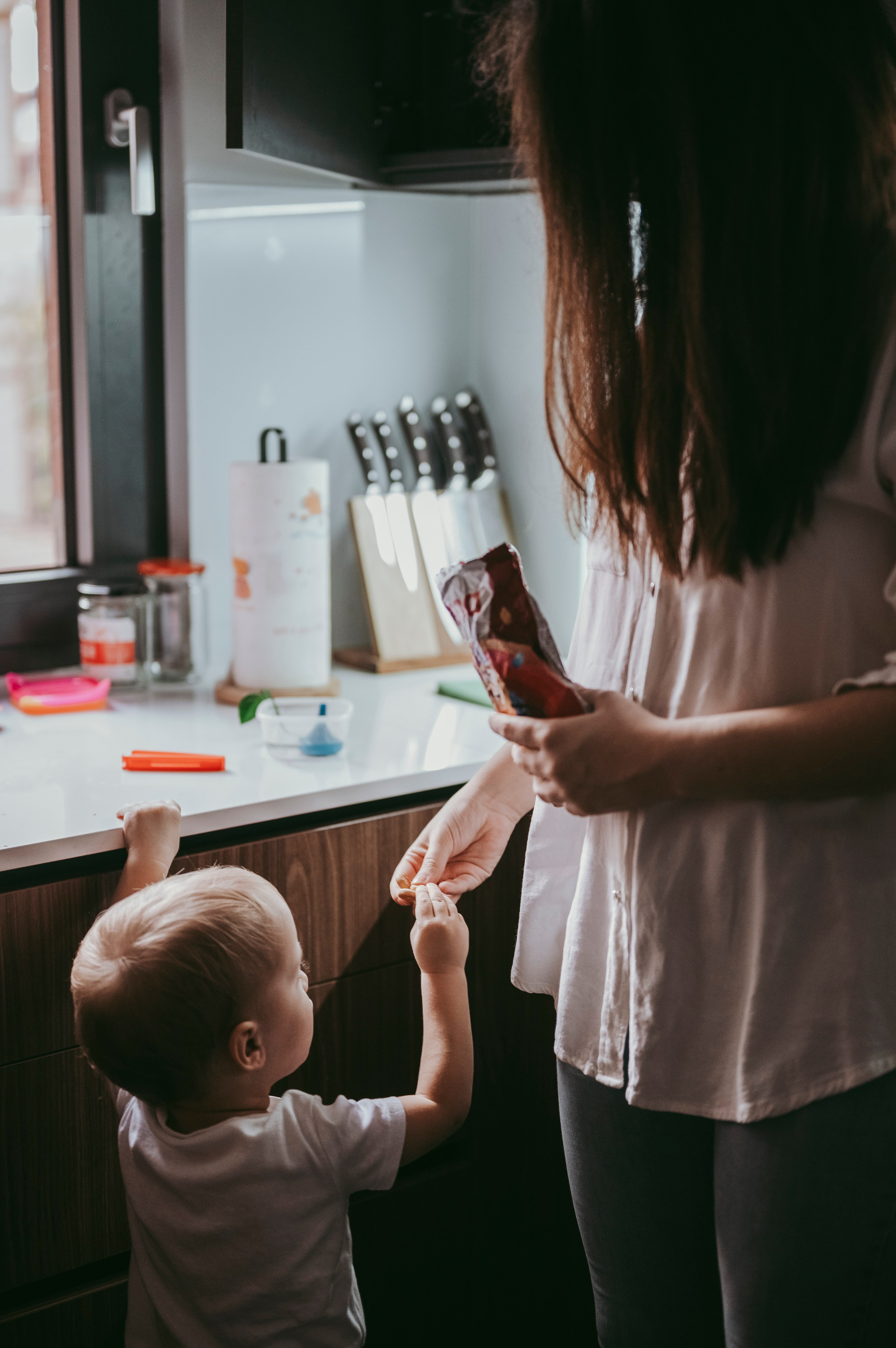 Sonja, Nikola, Lazar i Luka / porodicno fotografisanje kod kuce. Deciji i porodicni fotograf u Beogradu Oksana Skendzic