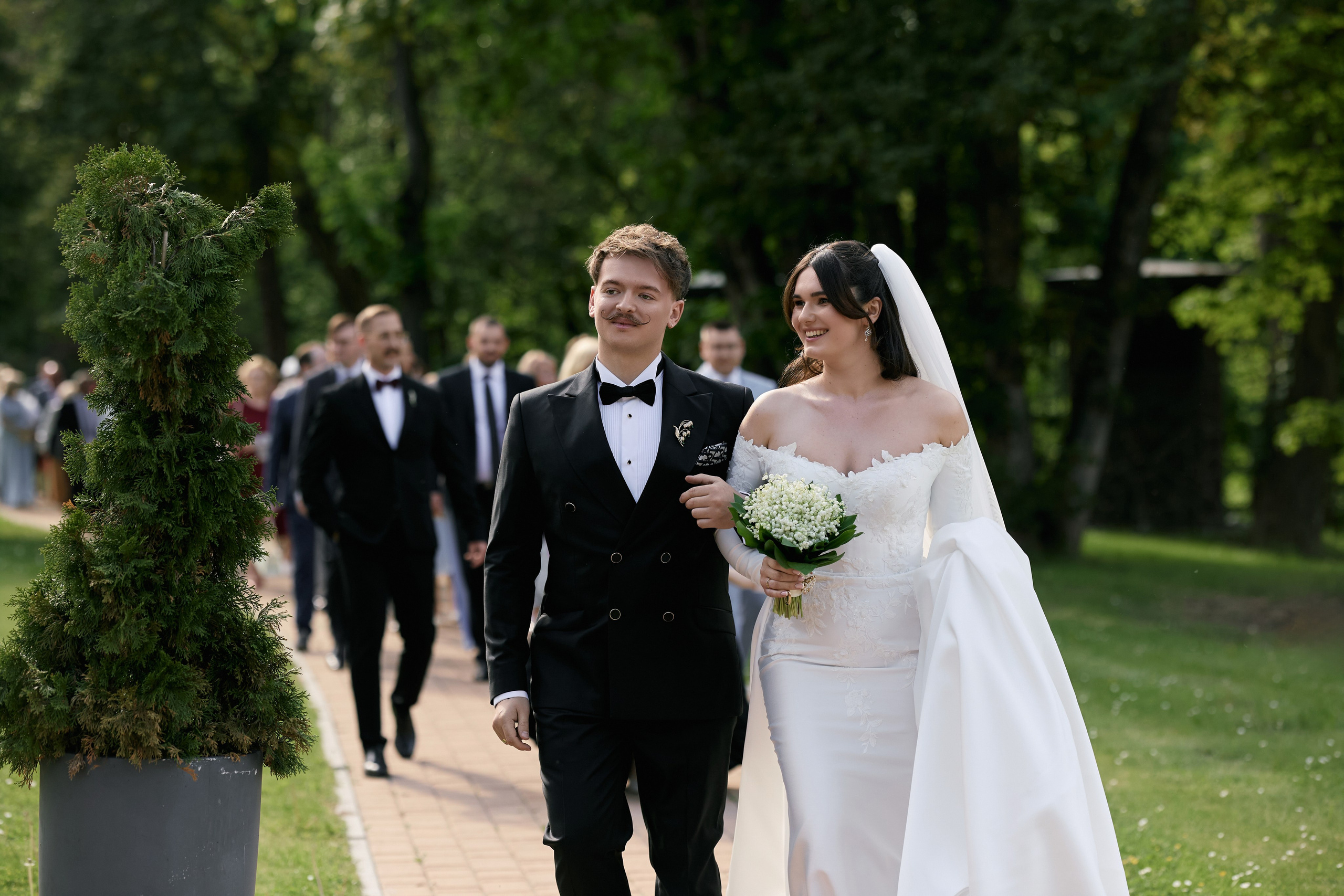 Wiktoria & Kacper. Pałac Goetz. Fotograf ślubny i rodzinny w Krakowie Yana Klymova
