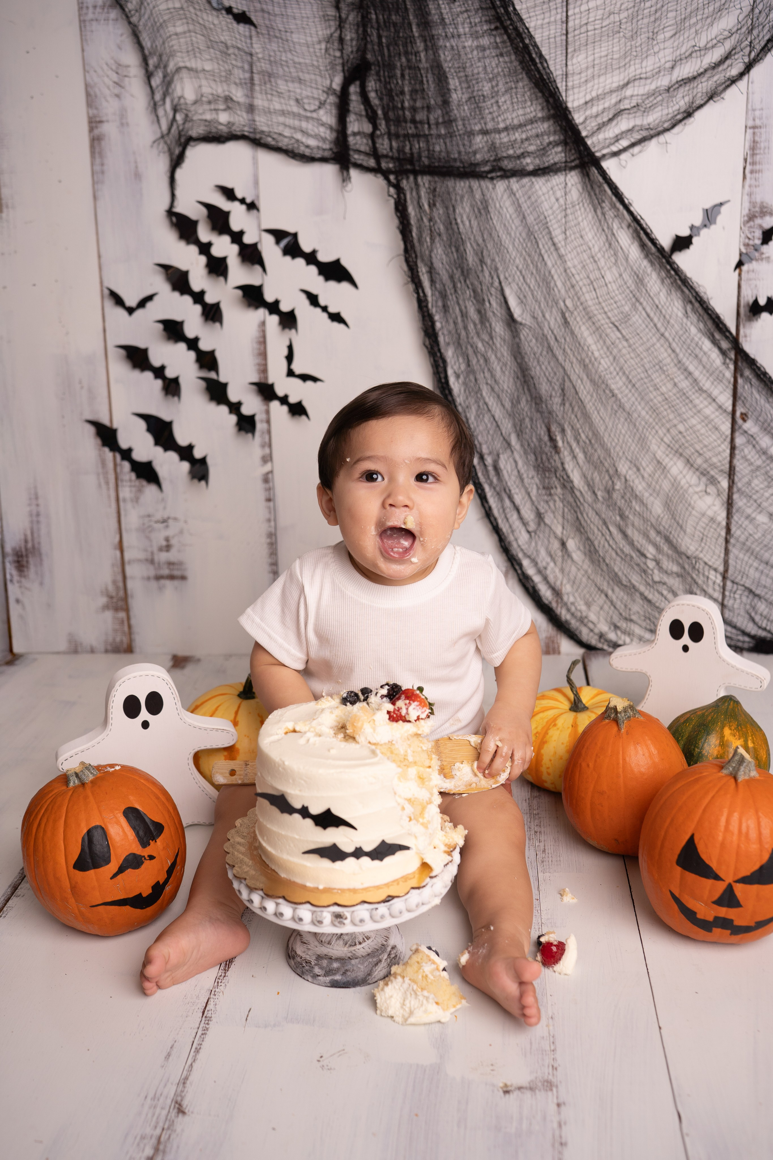 Cake Smash. Maternity, family and newborn photography in San Francisco Bay Area