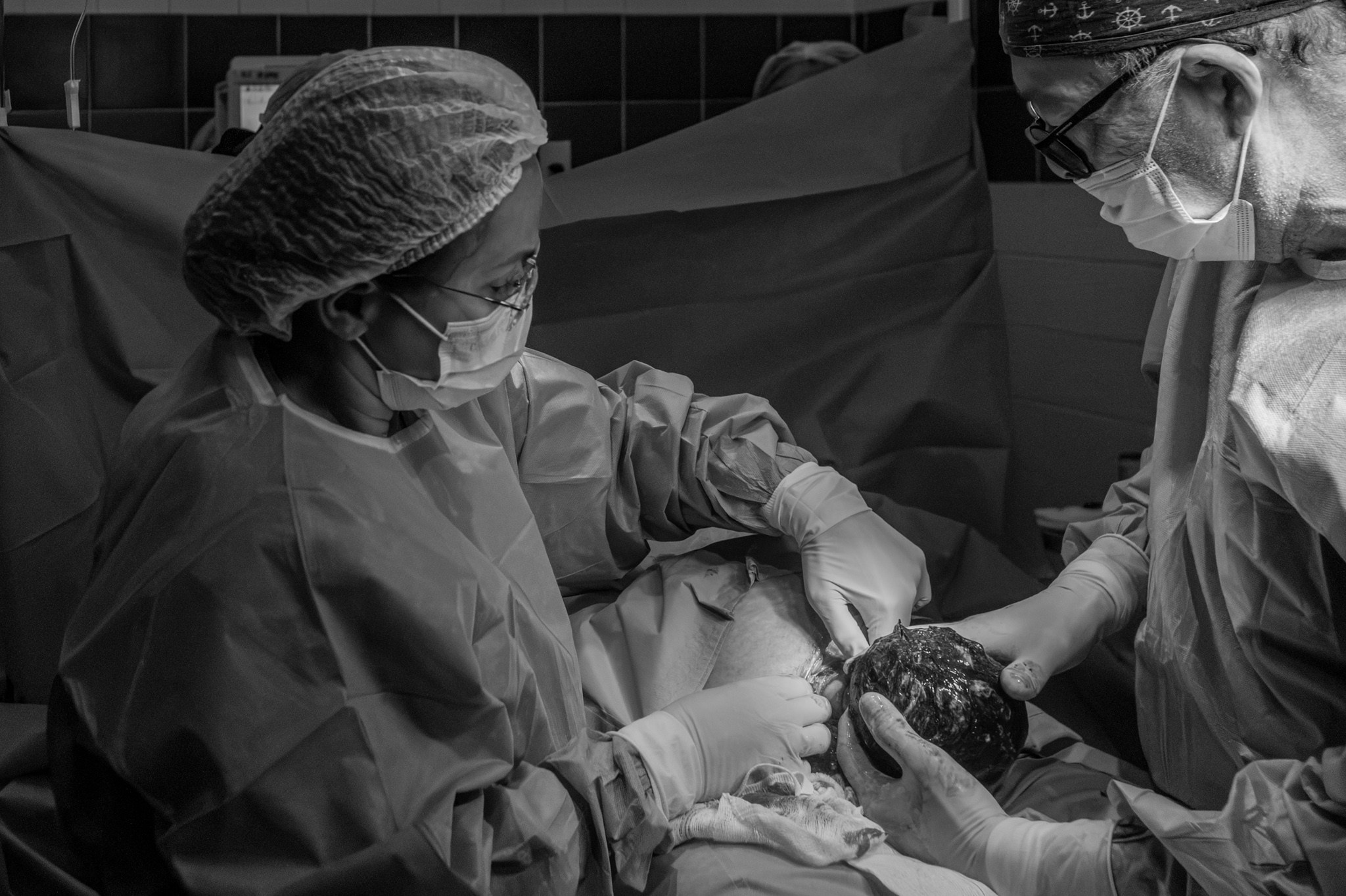 Fotografia de Parto em São Miguel dos Campos: Como Preservar a Emoção do Nascimento do Seu Bebê. Mauro Bernardo Fotógrafo | Fotografia de Grástante, Família, Partos e Retratos em São Miguel dos Campos e região