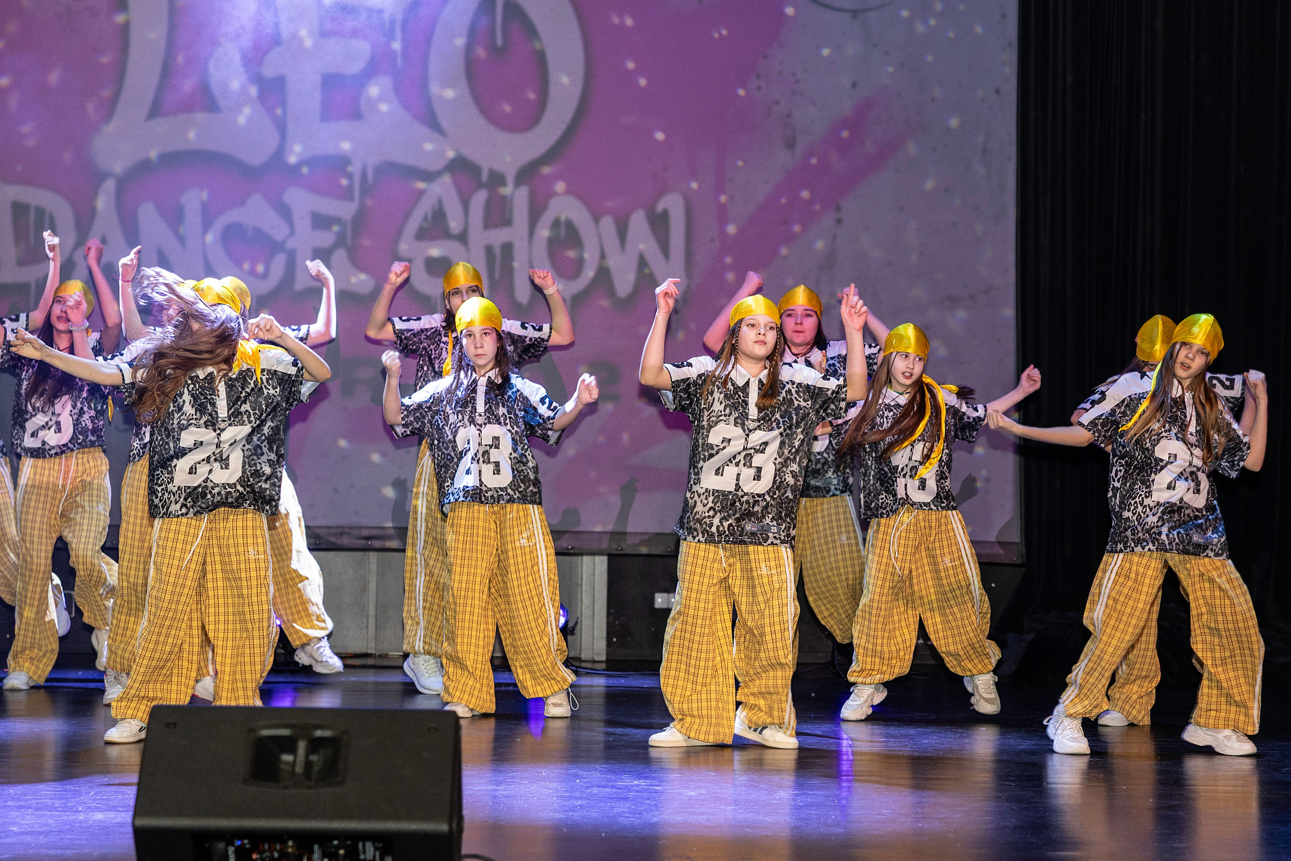 LEO DANCE SHOW WINTER 2025. Семейный и детский фотограф в Варшаве Мила Бобровская