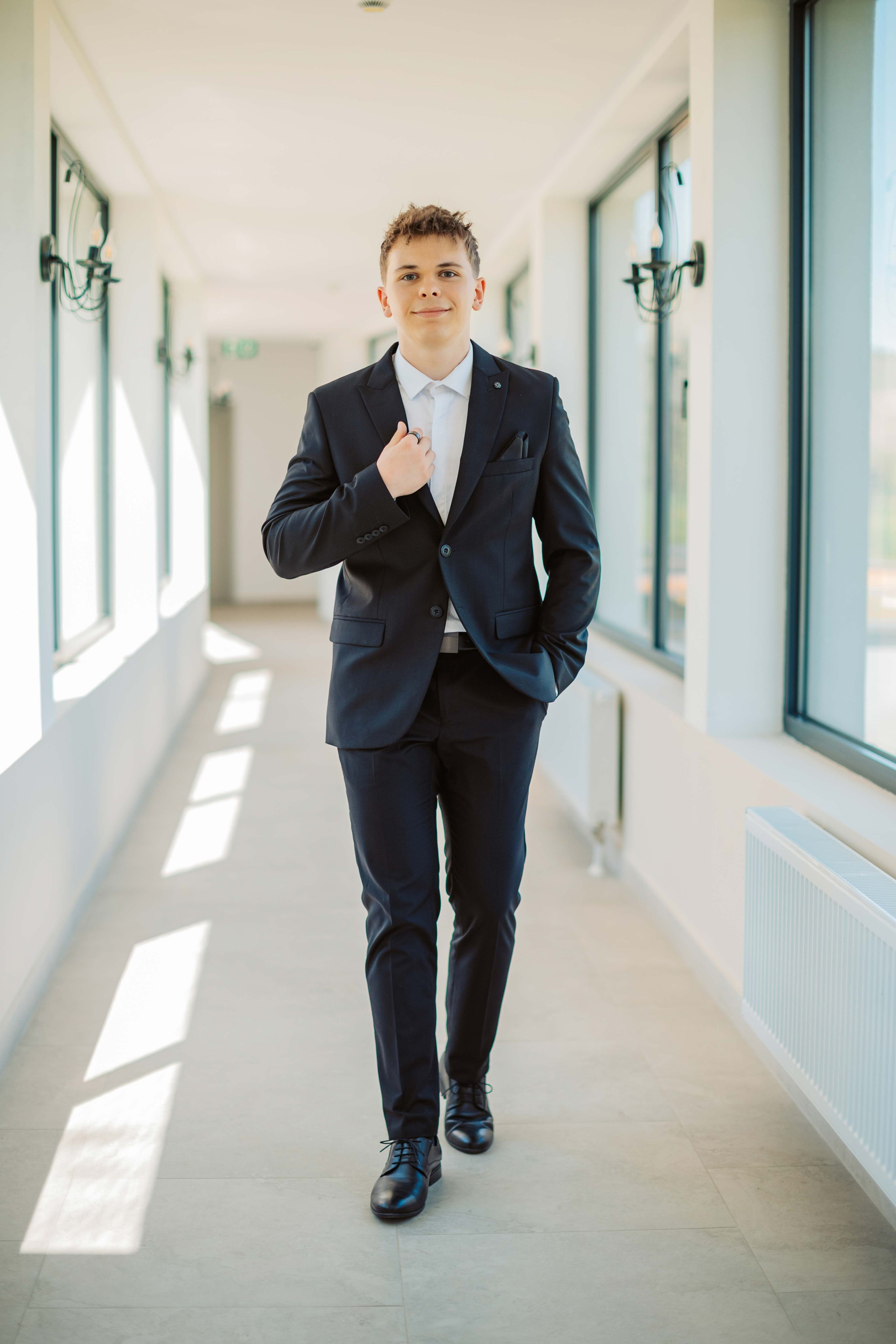 12F — Pedagogic. Contrast Studio