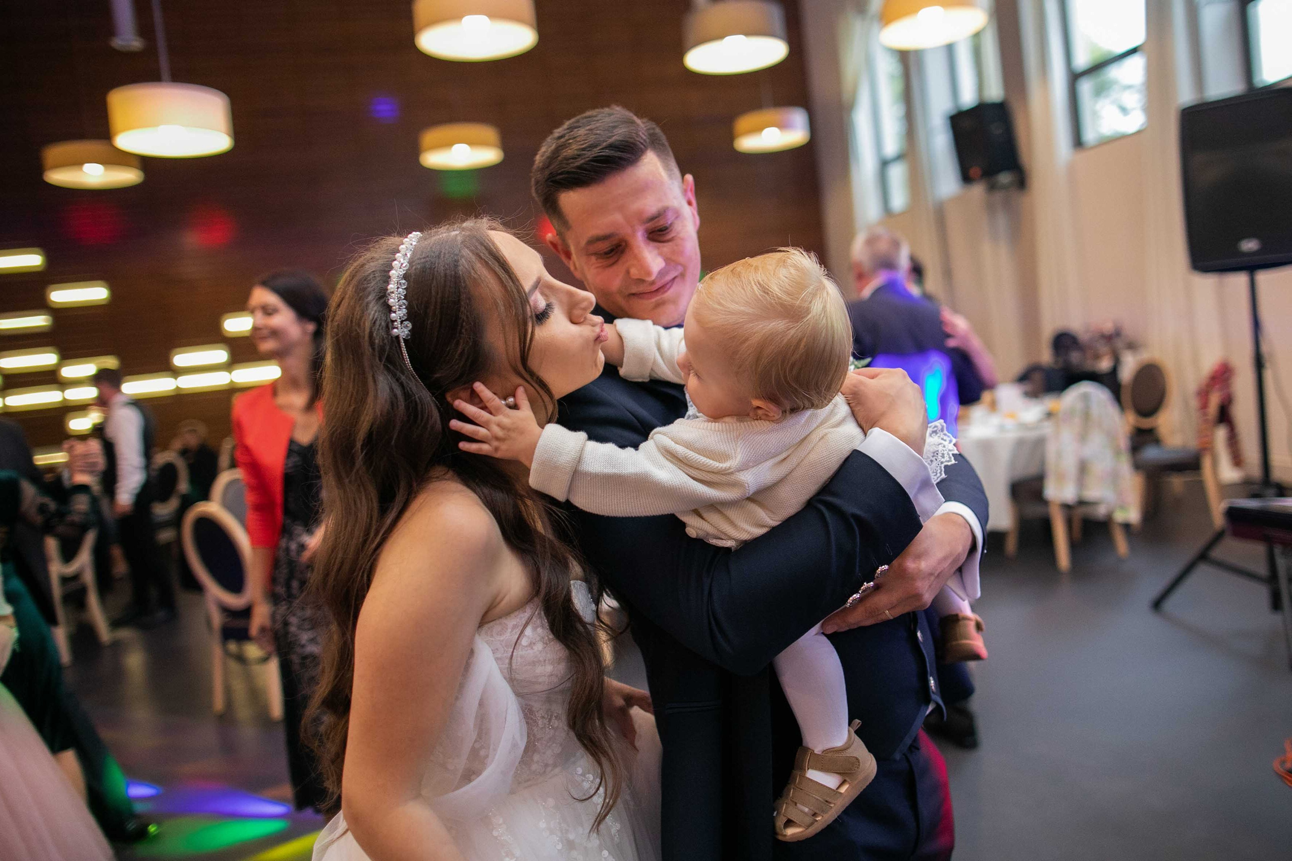 Laura & Mihai. Contrast Studio