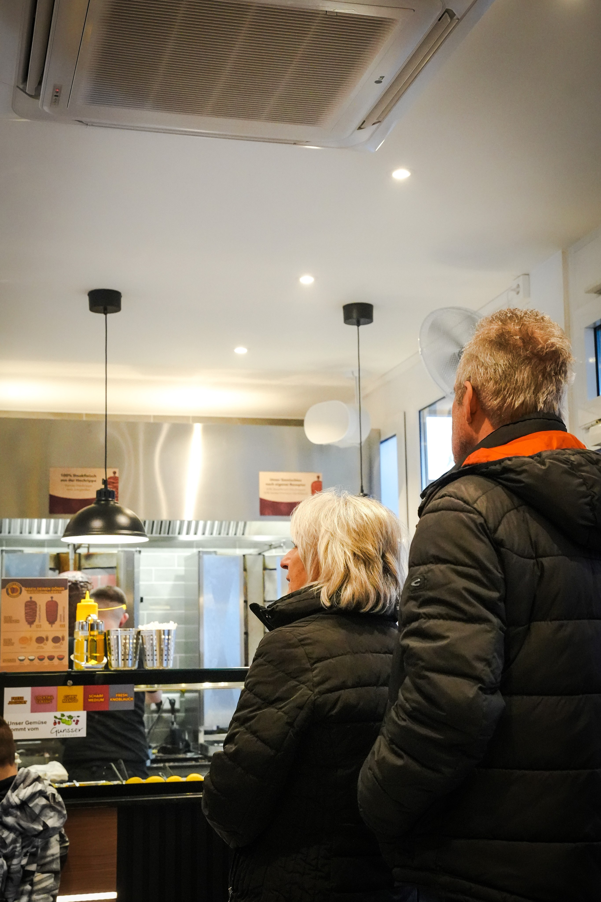 „Eröffnung-Dönerladen“. Fotografin Yuliia Turinina in Stuttgart