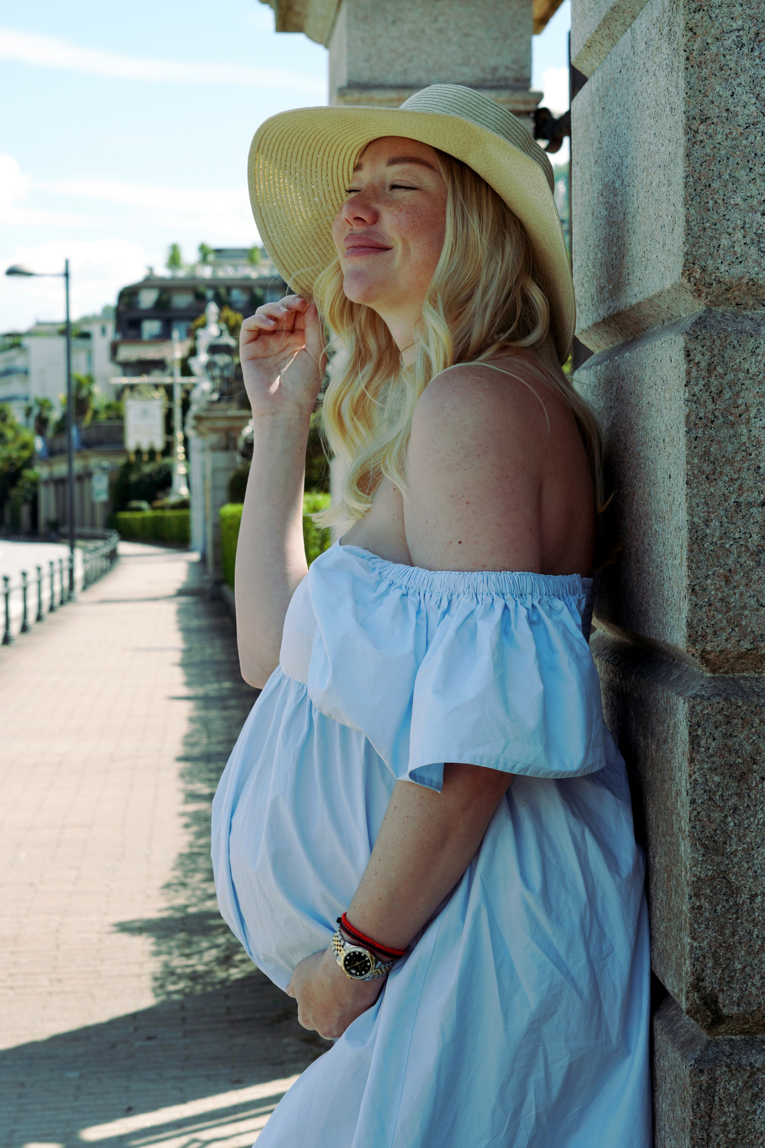 Marina, a moment of waiting, full of love. Albina Sokhova | Fotografa in Italia: Ritratti, Famiglie, Matrimoni e Branding