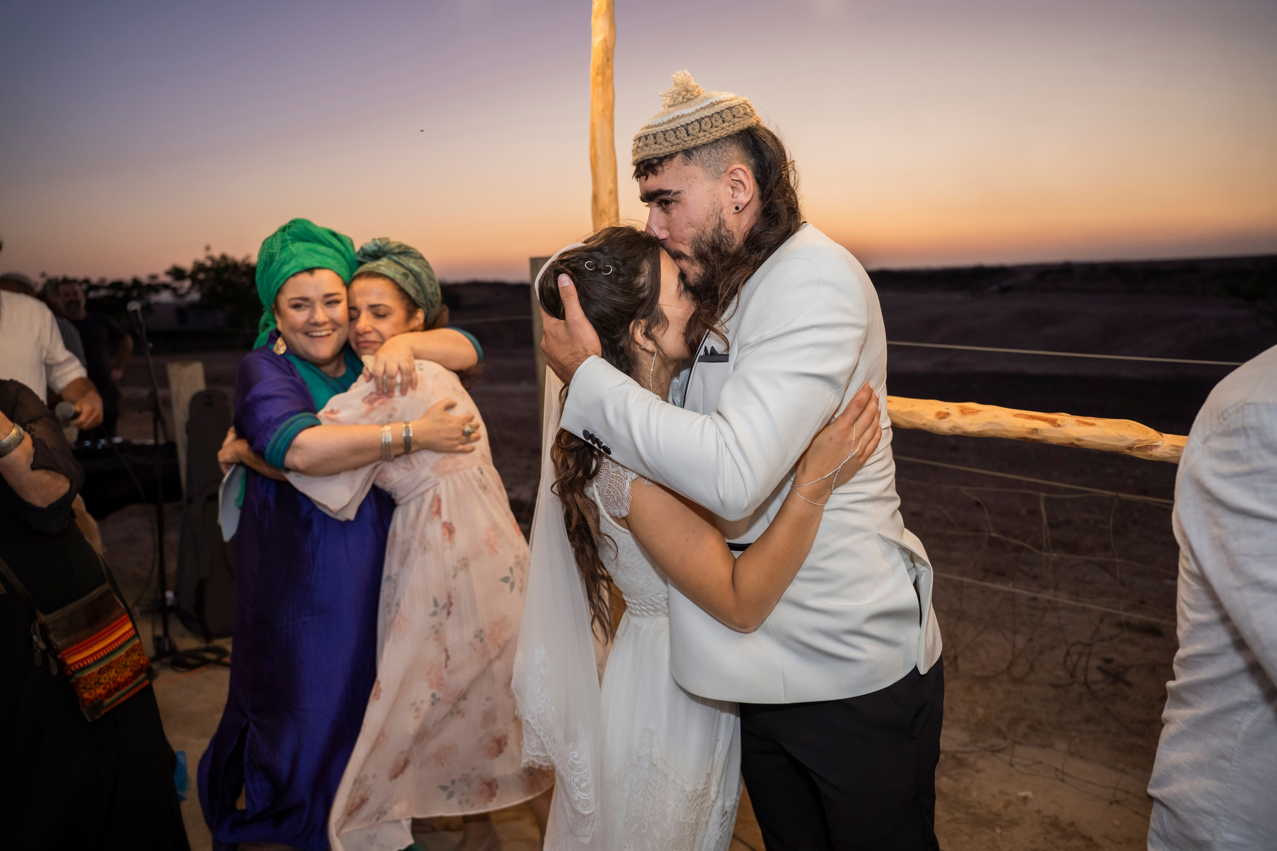 אביה ואחיה. יוסף מזרחי צילום חתונה, ברית וזוגיות. צלם מקצועי שאוהב להוציא אתכם הכי יפים ברגעים הכי מרגשים