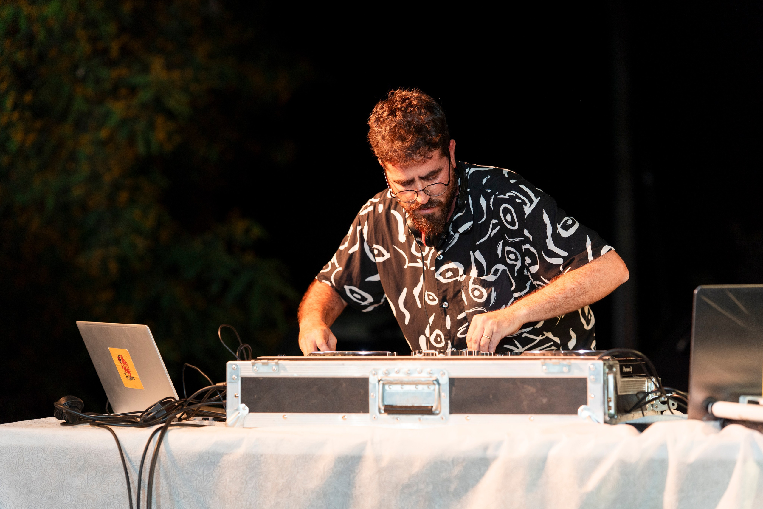 עדן ושלהבת. יוסף מזרחי צילום חתונה, ברית וזוגיות. צלם מקצועי שאוהב להוציא אתכם הכי יפים ברגעים הכי מרגשים