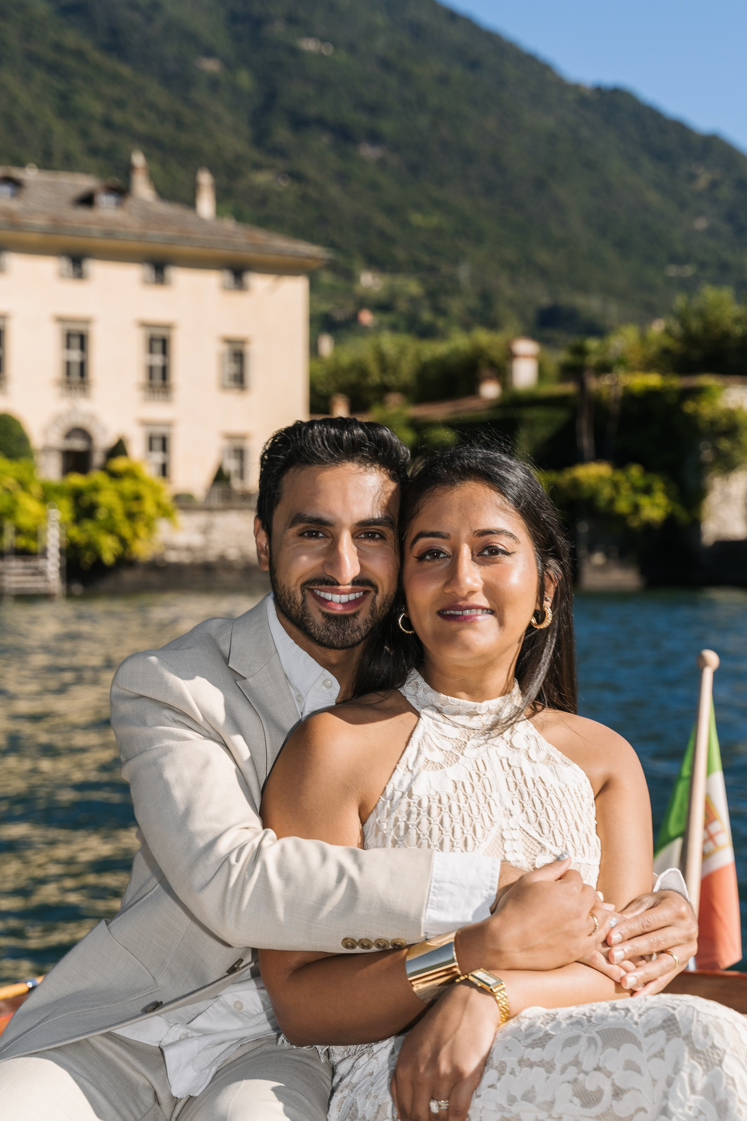 Boat Tour Anniversary in Lake Como. Proposal Photographer in Lake Como