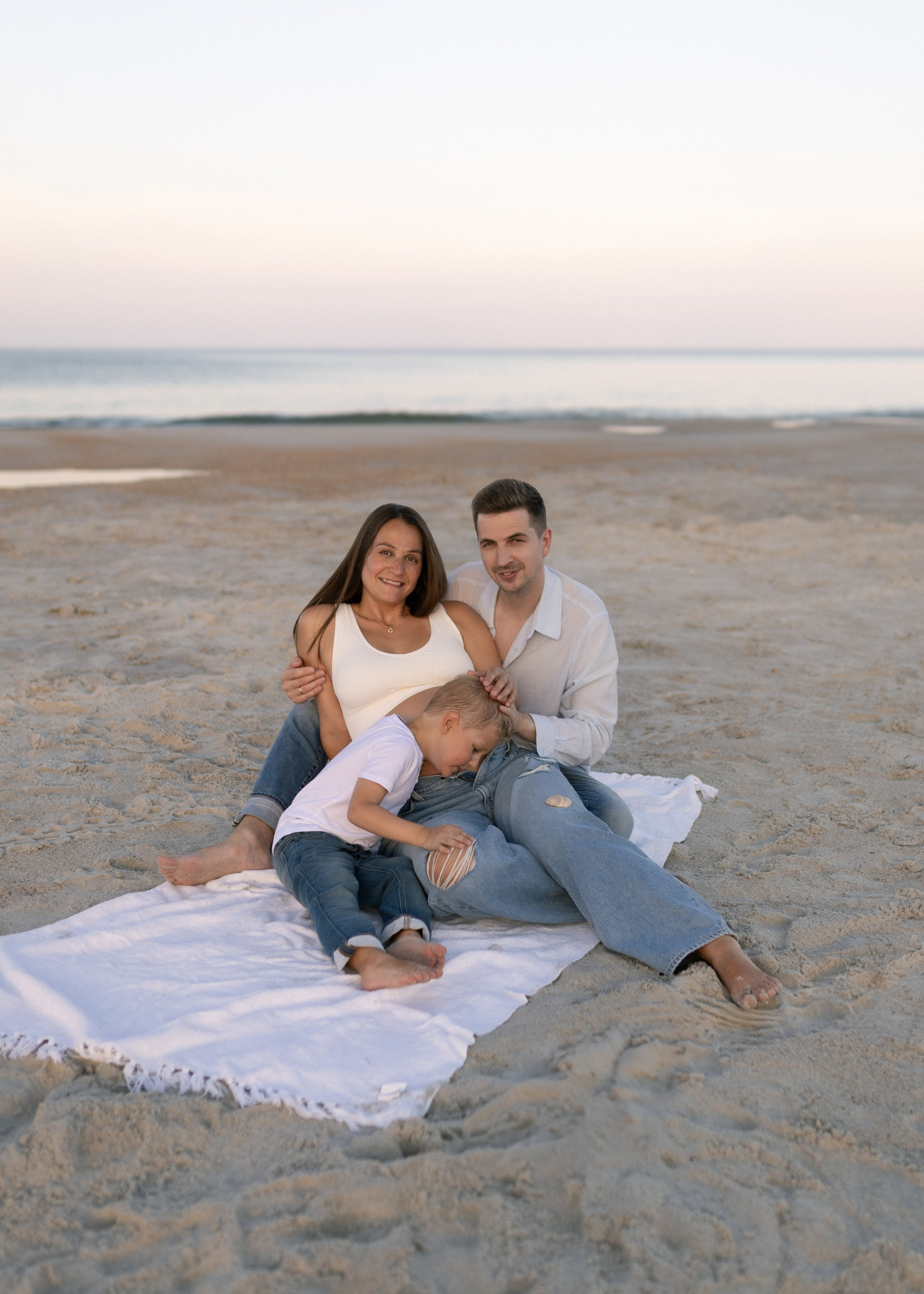 T + A Maternity at the Beach. Portrait and couples photographer in Florida, Valeriia Honcharova