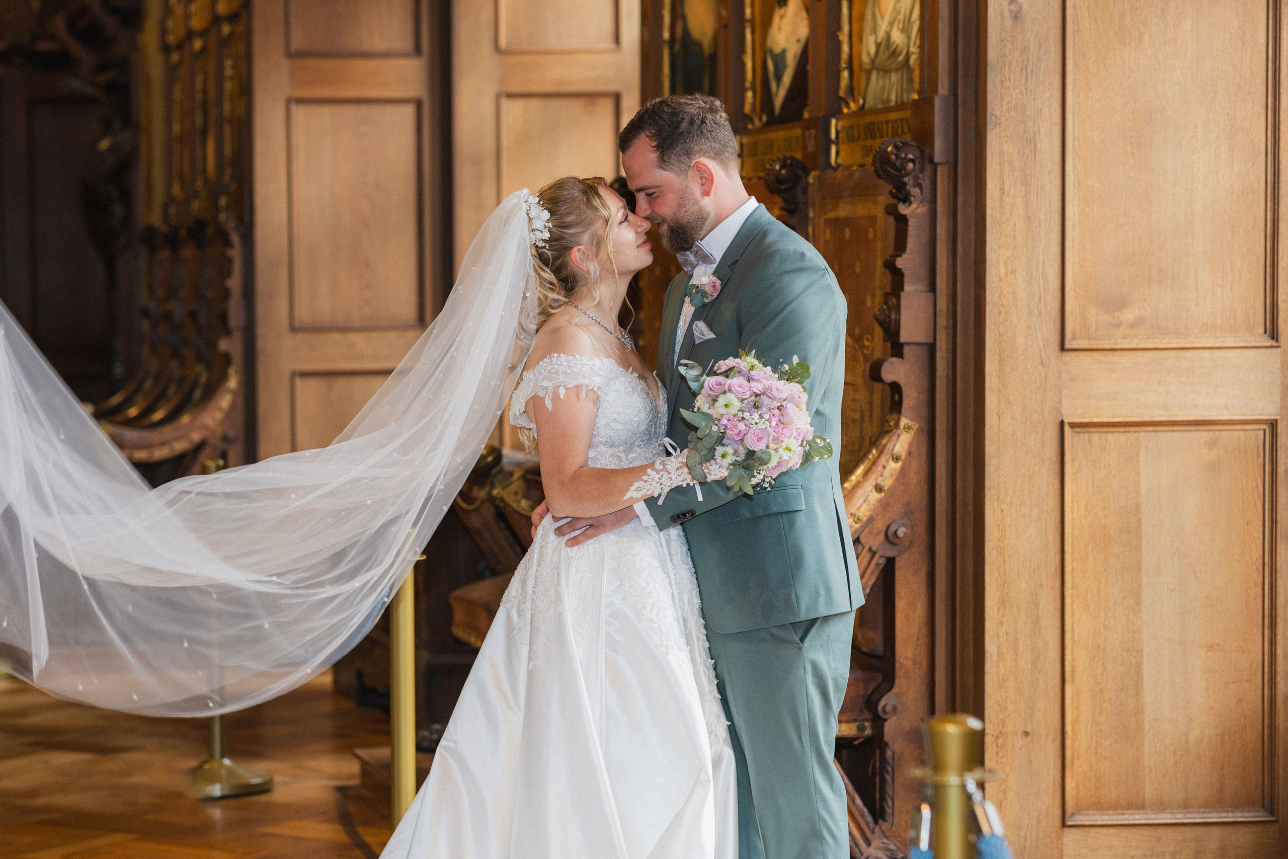 Hochzeit im Schloss Detmold – Kreatives Hochzeit Fotoshooting & Emotionale Hochzeitsreportagen!. Hochzeitsfotografin in Gütersloh | Authentische Hochzeitsreportagen | TK Photographie