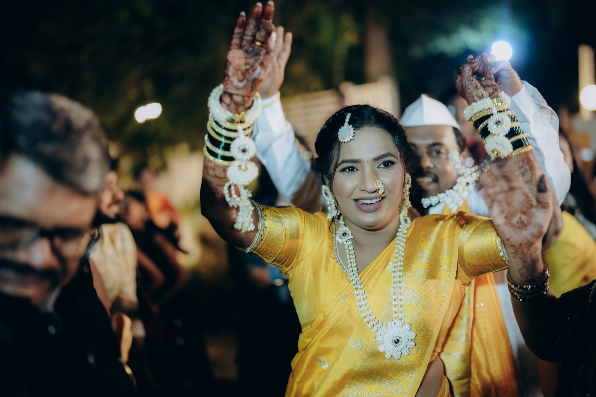 Mayuresh & Harshala. Promise in Pixels — Candid Wedding Photographer & Cinematographer in Mumbai, India