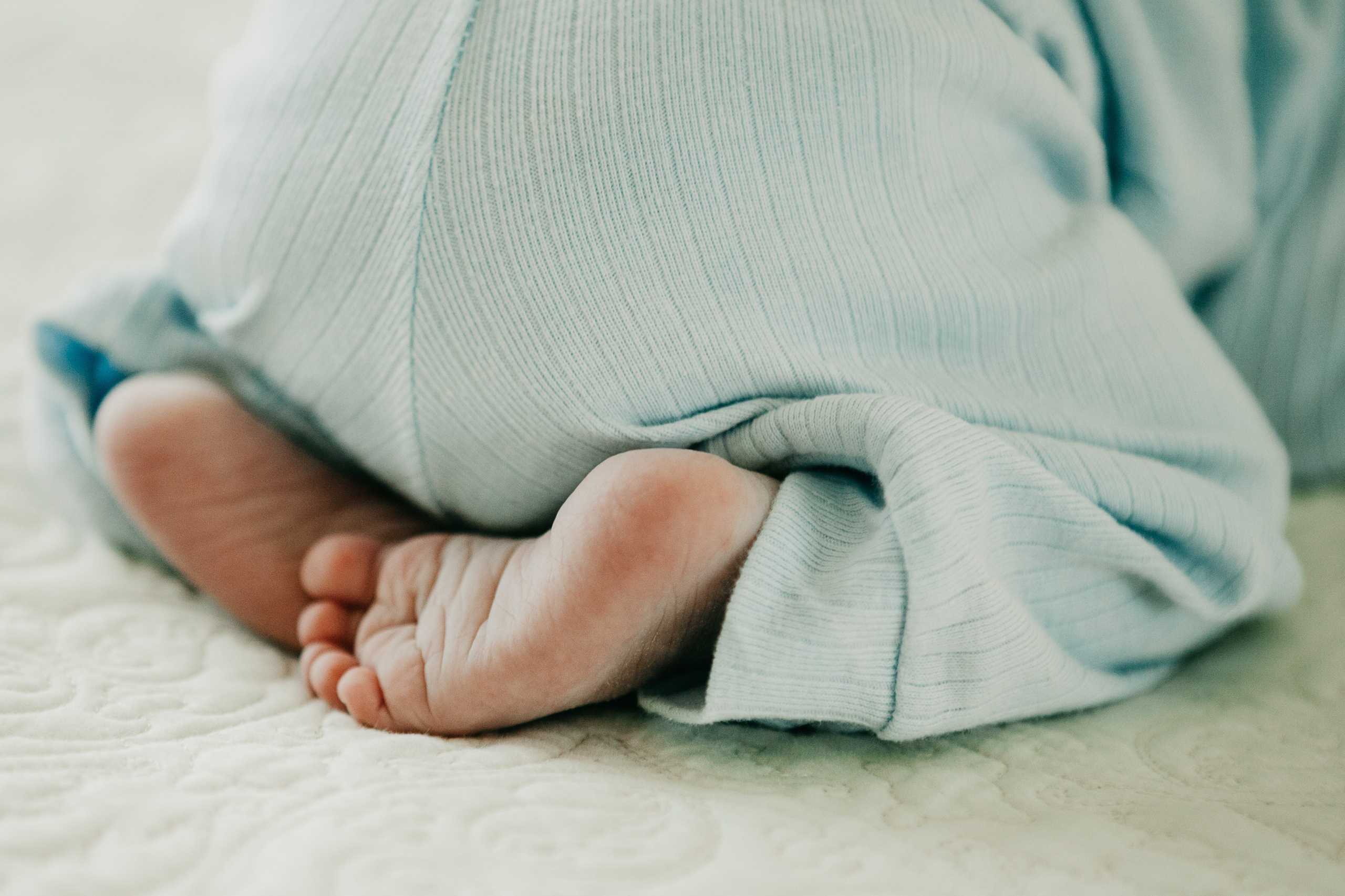Bebê em casa. Fotógrafa de família