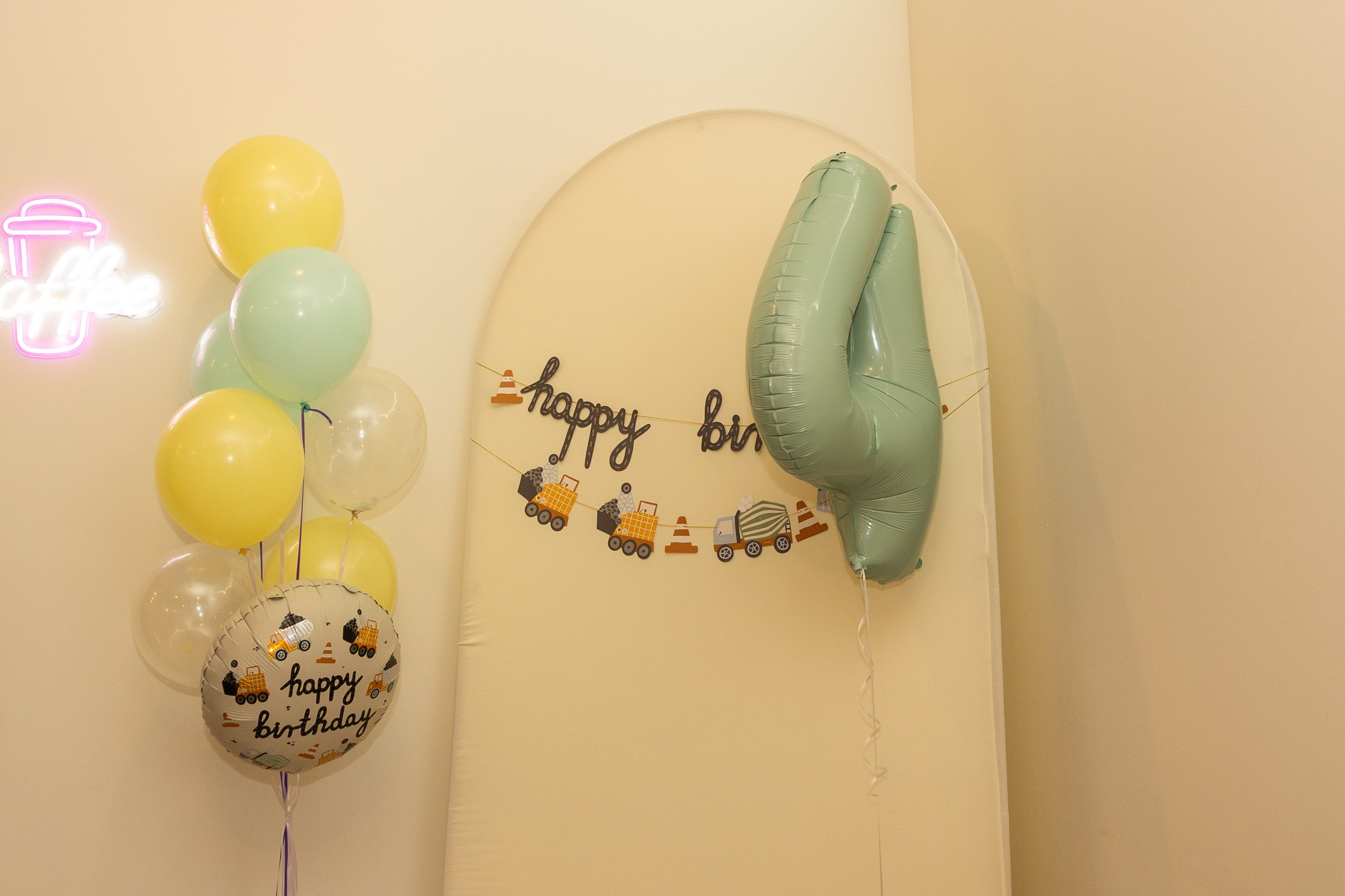 День рождения Артёма 24 января 2026 года. Семейный и детский фотограф в Варшаве Мила Бобровская