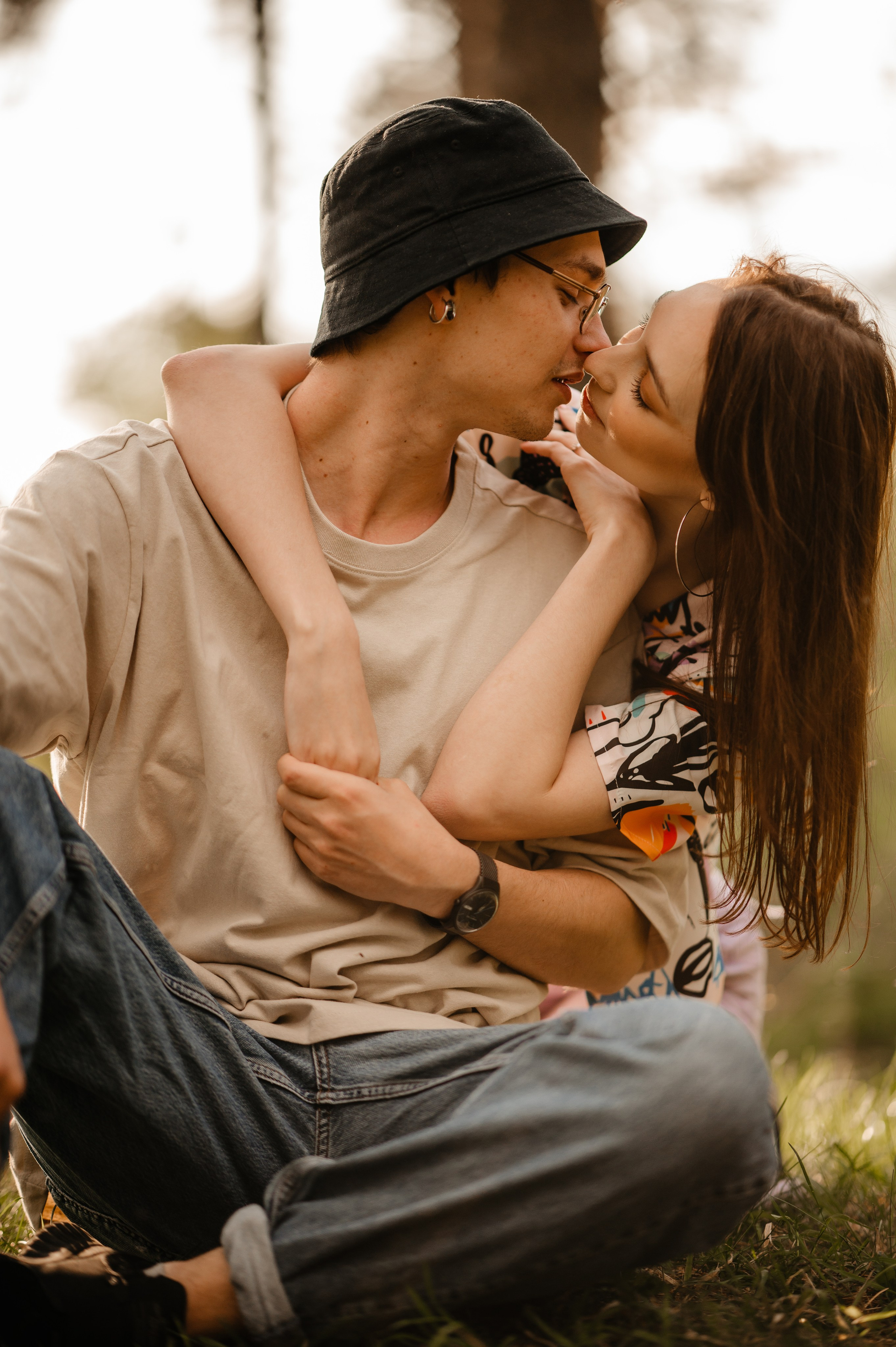 Sedinta foto la apus de primavara, copaci infloriti primavara. Proud Vision Weddings | Wedding Photography & Film — Servicii profesionale Foto Video Nunta Iasi