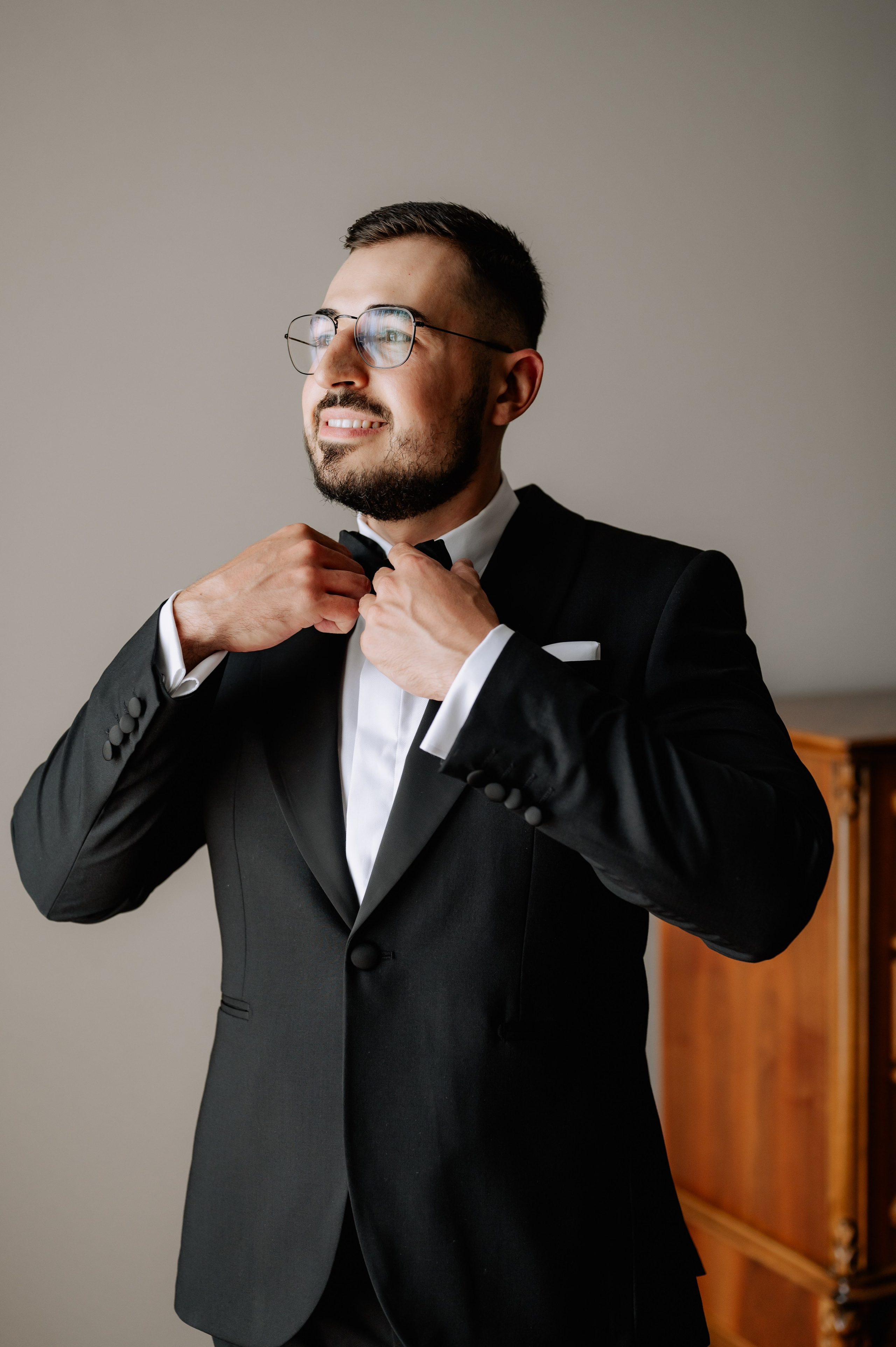 Cununie civila in aer liber , artificii de zi colorate , decor nunta , nunta la Hotel Traian. Proud Vision Weddings | Wedding Photography & Film — Servicii profesionale Foto Video Nunta Iasi