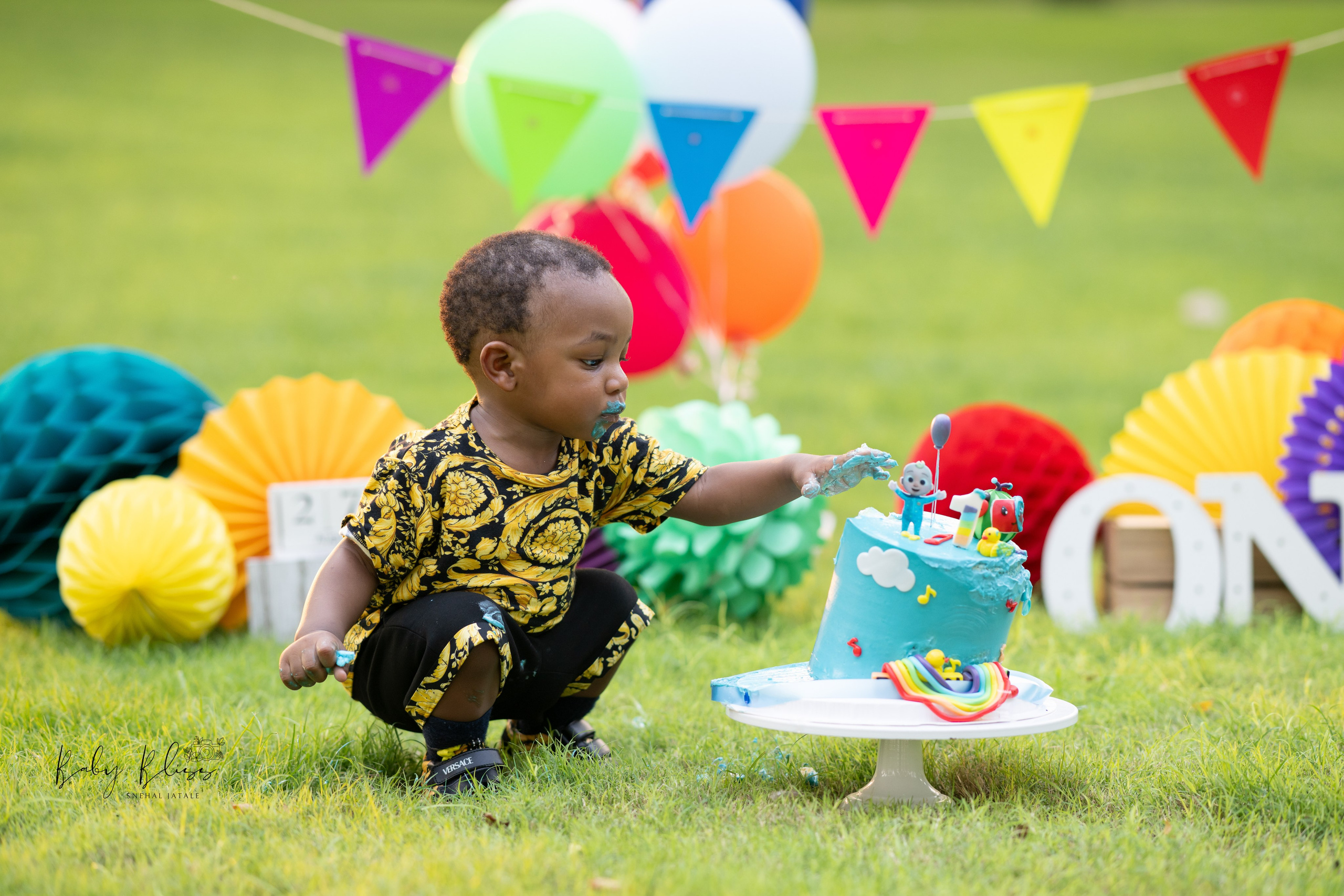 Cake Smash photoshoot in Doha Qatar. Professional themed cake smash photography in Doha, Qatar. Newborn photo session in Doha Qatar, baby, sitter, cake smash, pre-birthday, maternity, family photographer in Doha, Qatar
