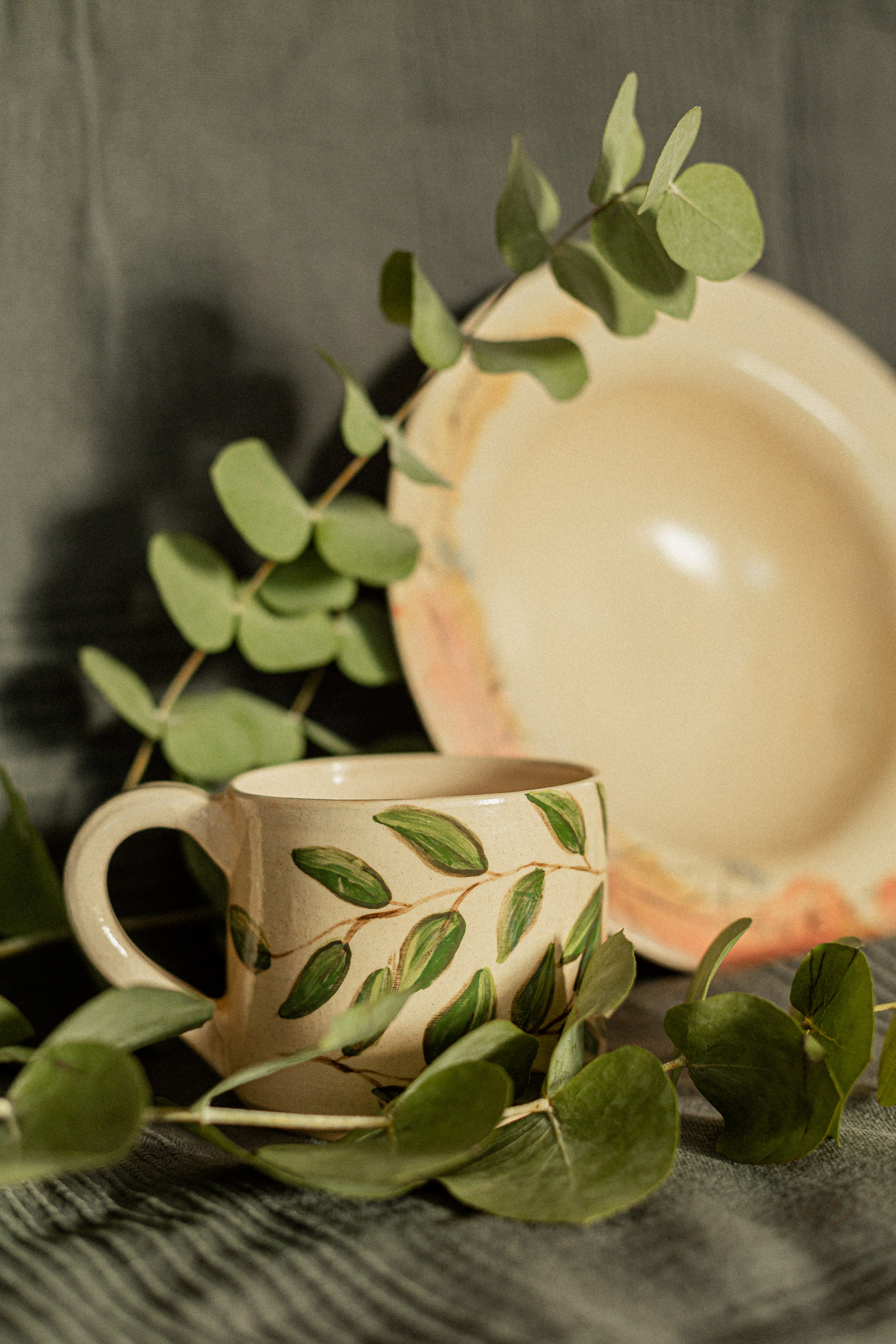 Plato y taza hechos a mano en Valencia