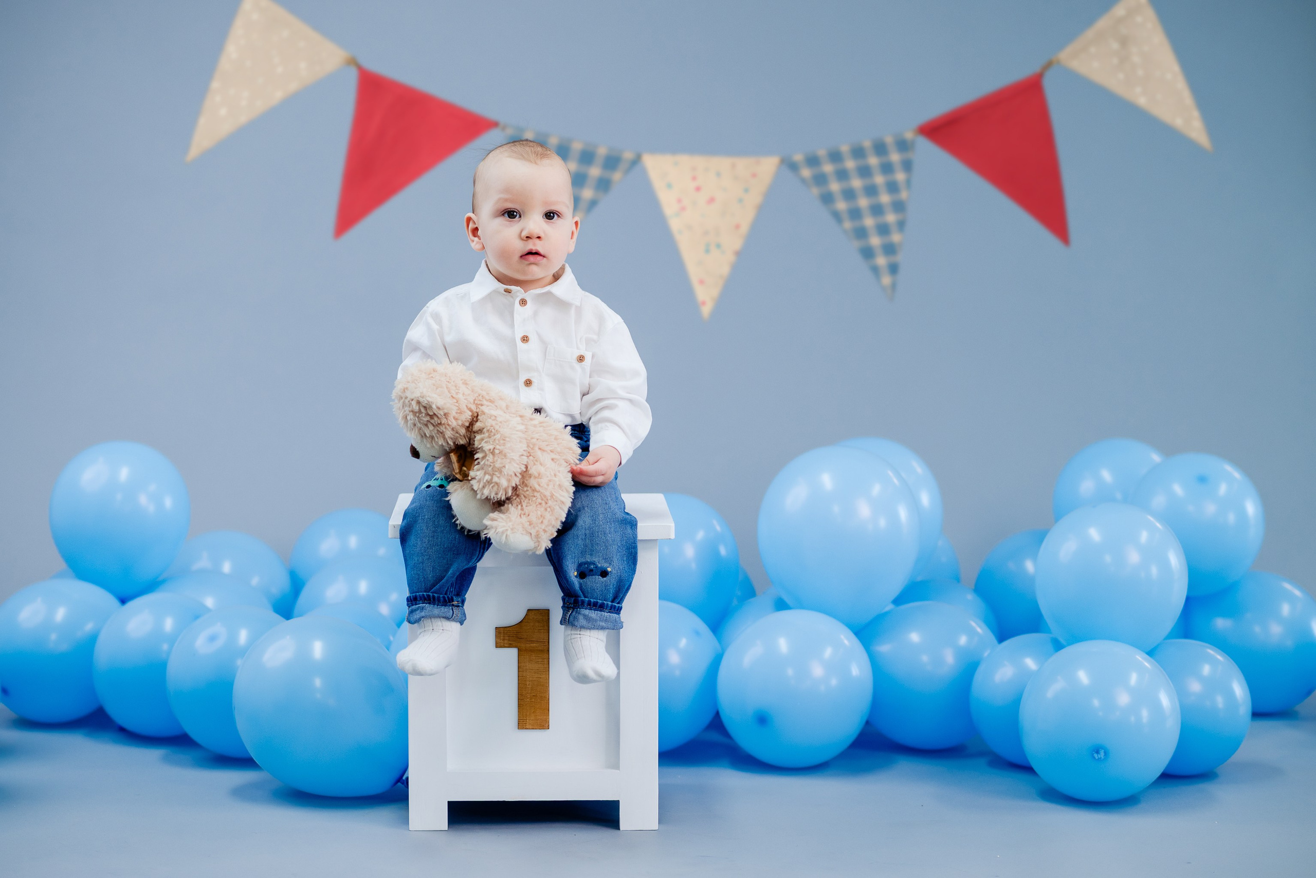 Smash the cake — Aris. The Unseen by Giani Maftei