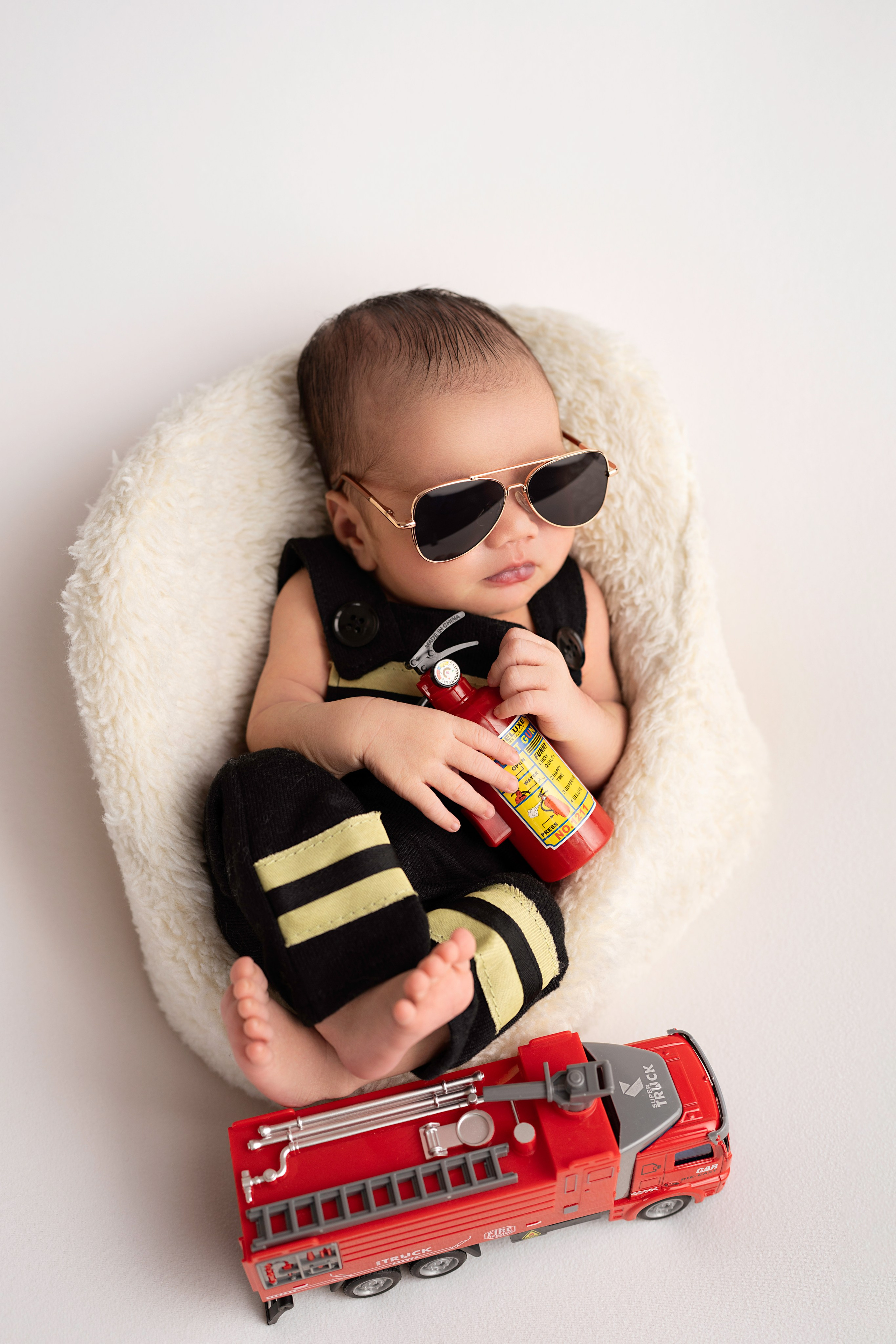 NEWBORN PHOTOGRAPHY. Newborn, Sitter and Cake Smash Photographer in Doha, Qatar