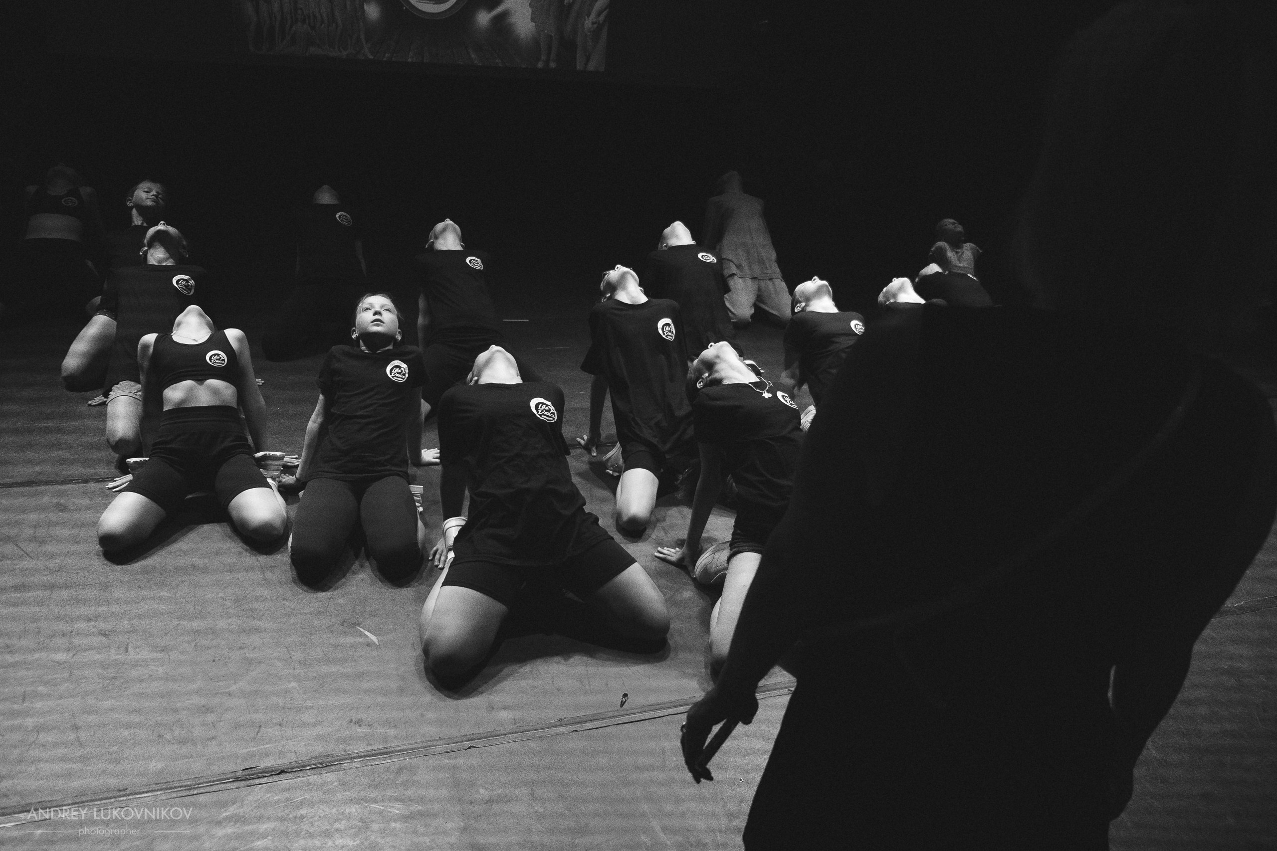 Entre bastidores del concierto final de Like Dance: momentos brillantes tras las cámaras