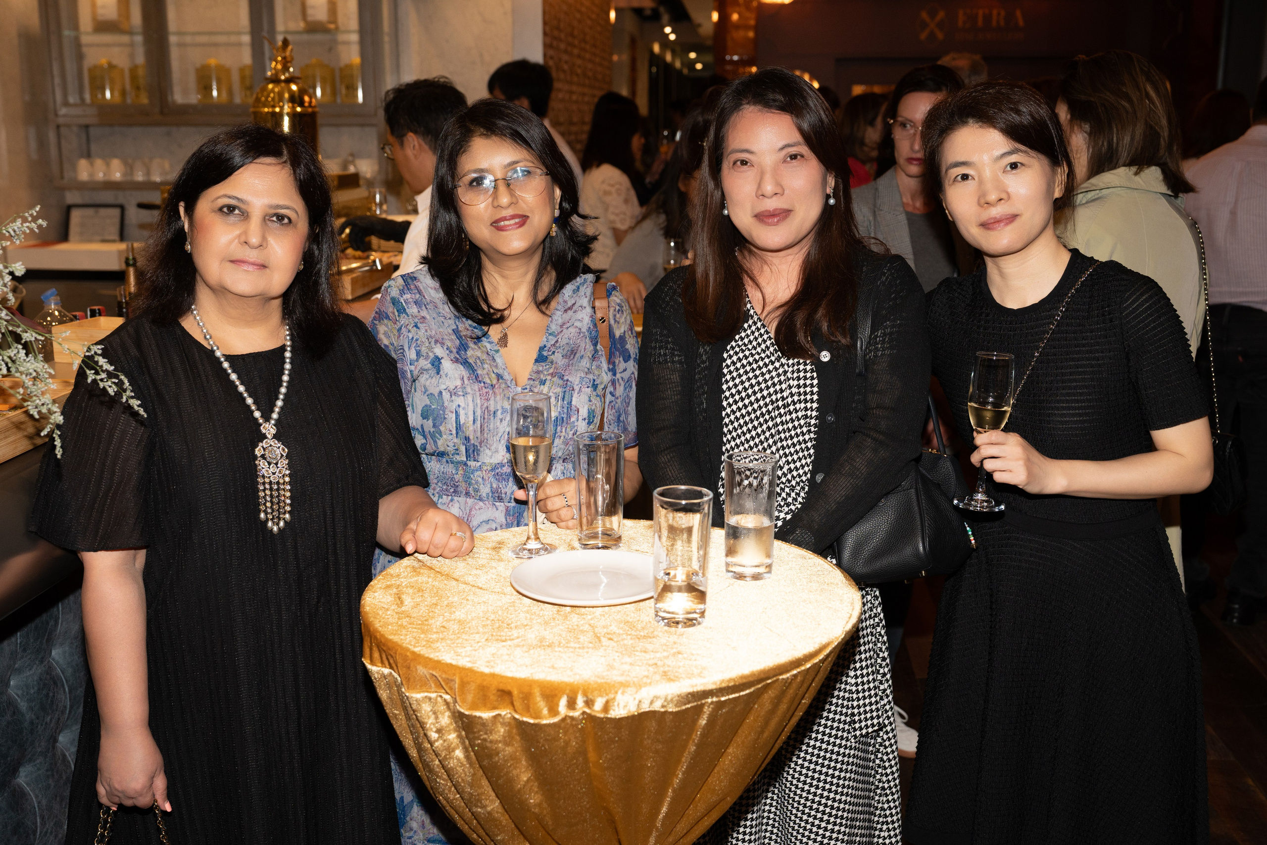 ETRA JEWELLERY. ФОТОГРАФ В ГОНКОНГЕ (СВАДЬБЫ, FASHION, СЕМЕЙНЫЕ, МЕРОПРИЯТИЯ, ФОТОПРОГУЛКИ)