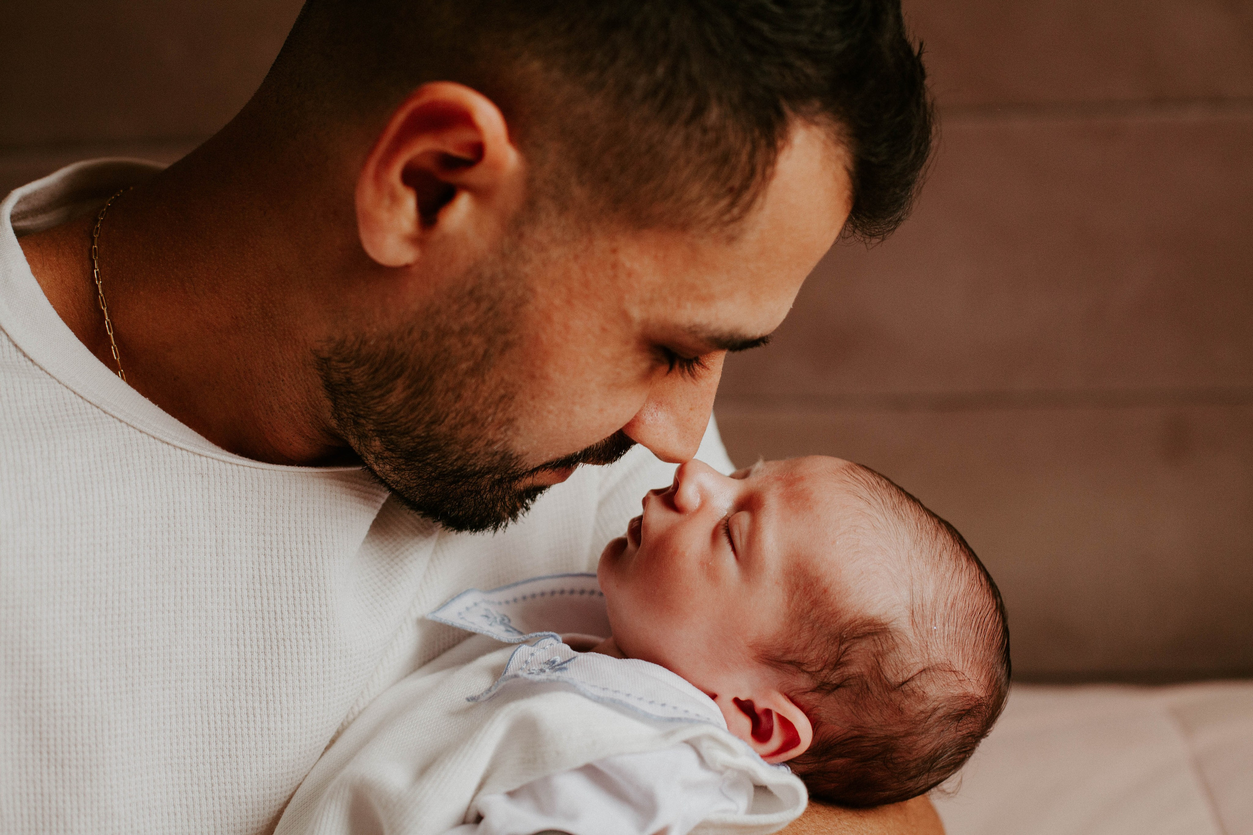 Bebê em casa. Fotógrafa de família