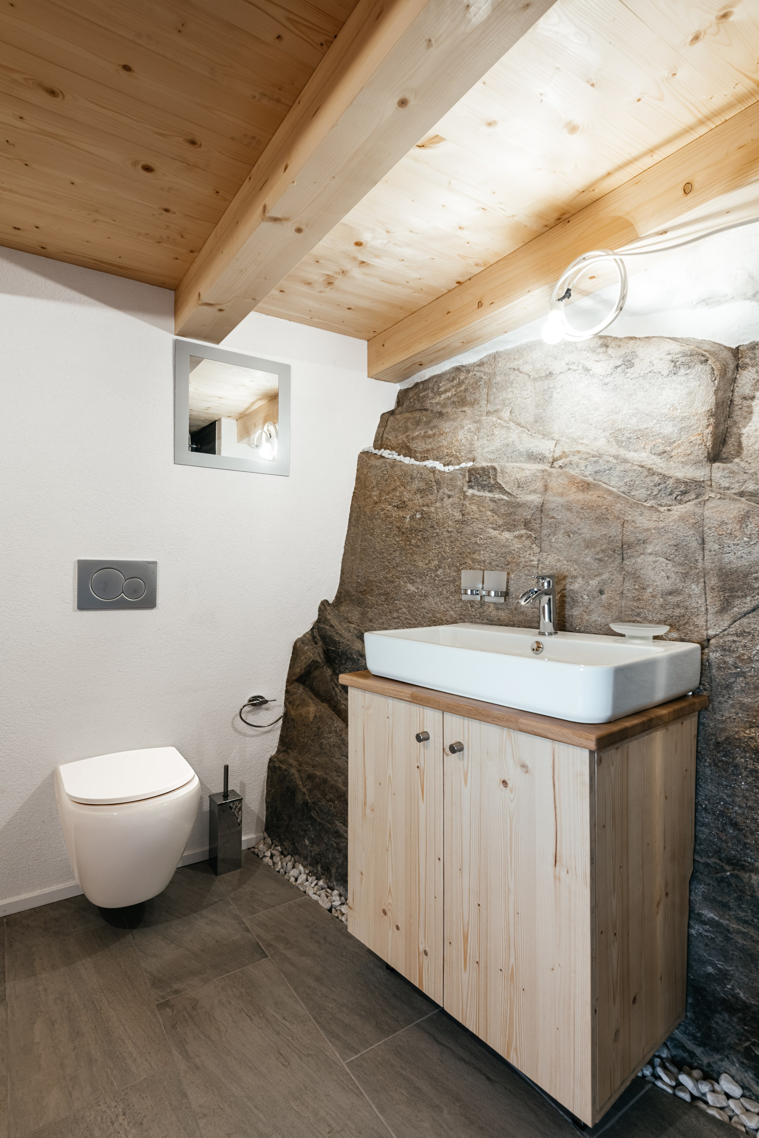 Rustico, VAL RESA, TICINO. Hallo! Ich bin Elena und arbeite als Immobilienfotografin