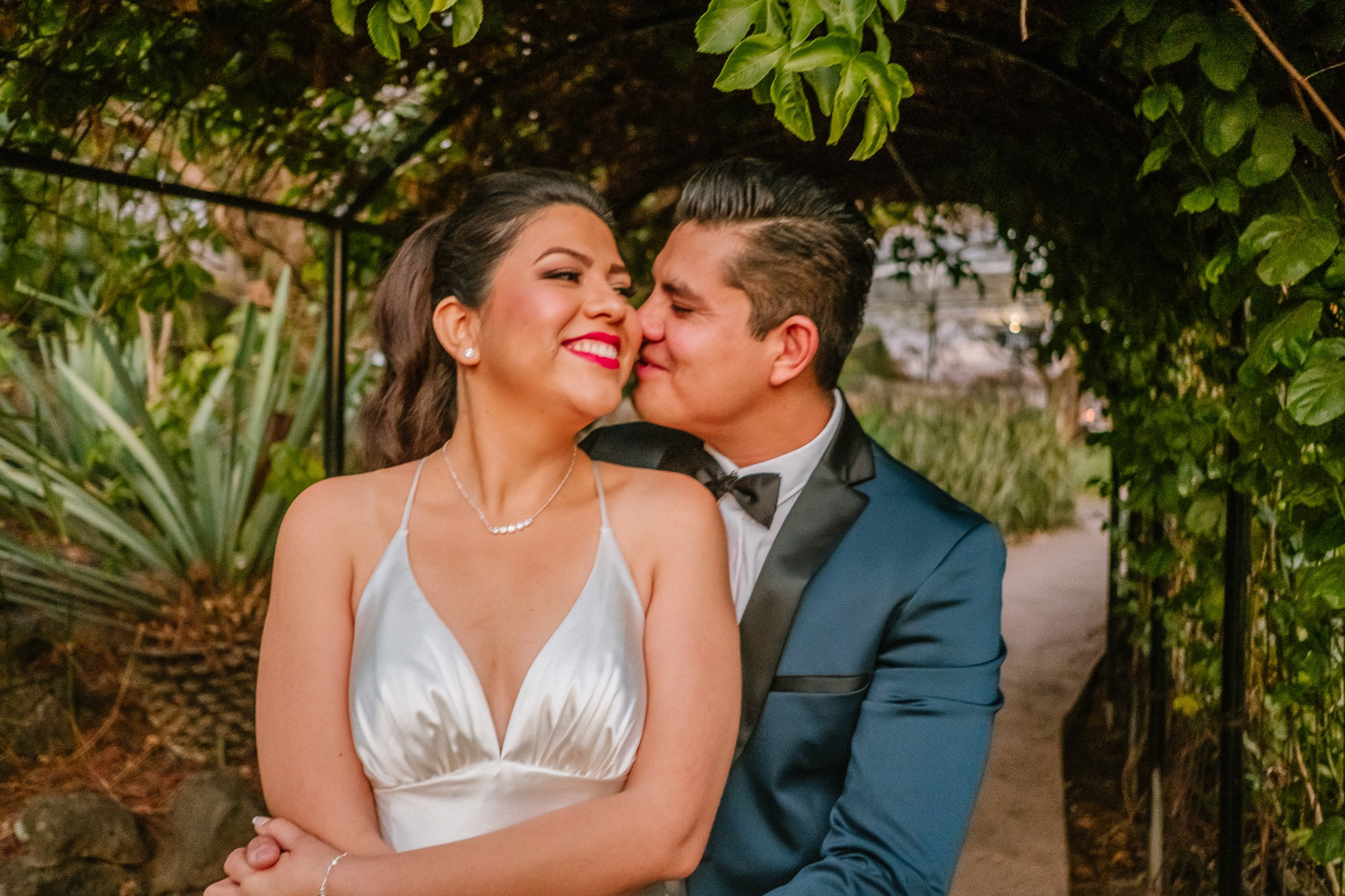 Yenisel & Raul / Tepoztlan. Wedding and family photographer in Mexico City