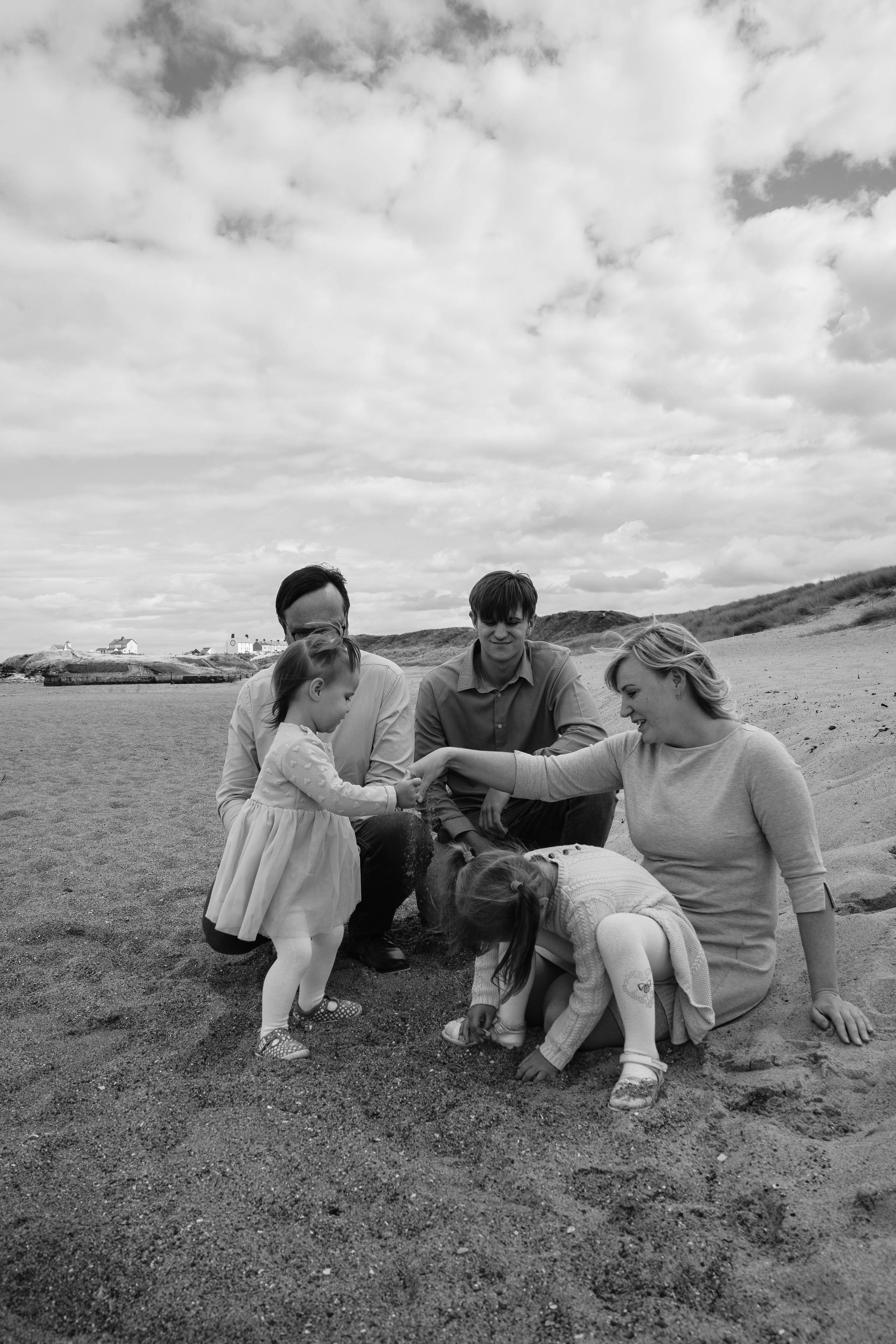 Coastal Family photography. Newcastle Upon Tyne Photographer Yana Balatskaya