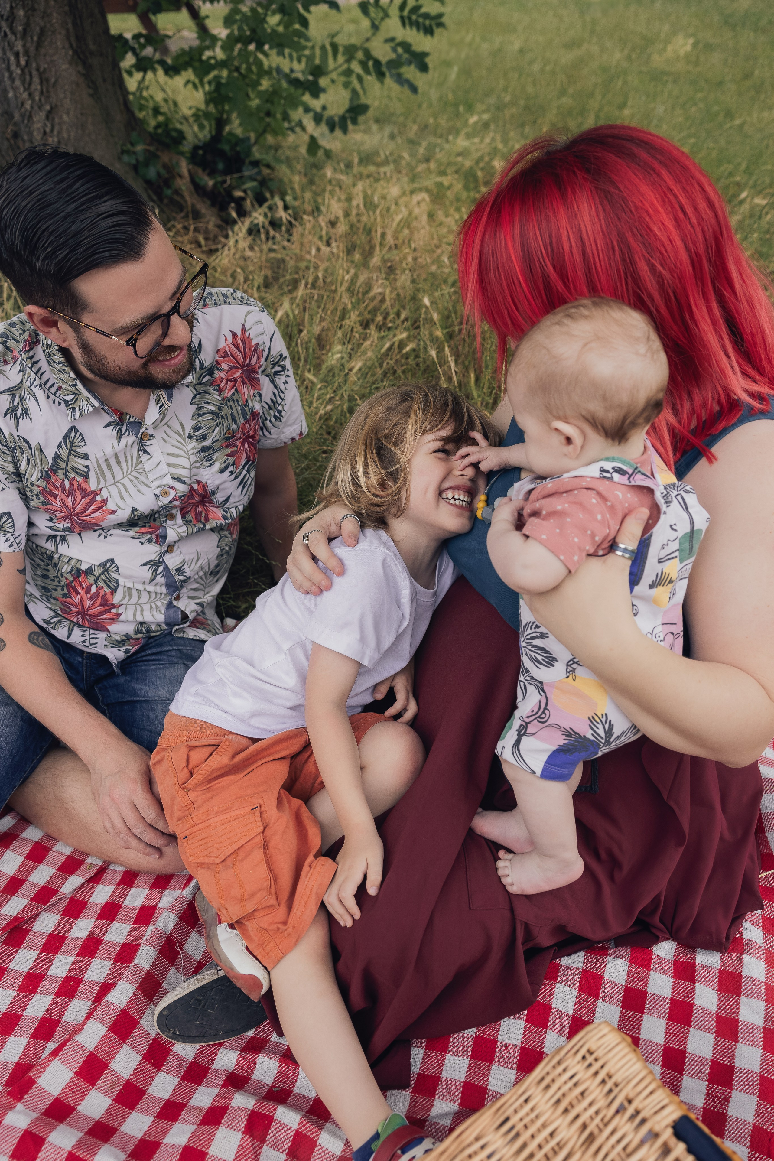 Summer Picnics. PHOTOGRAPHER IN LONDON