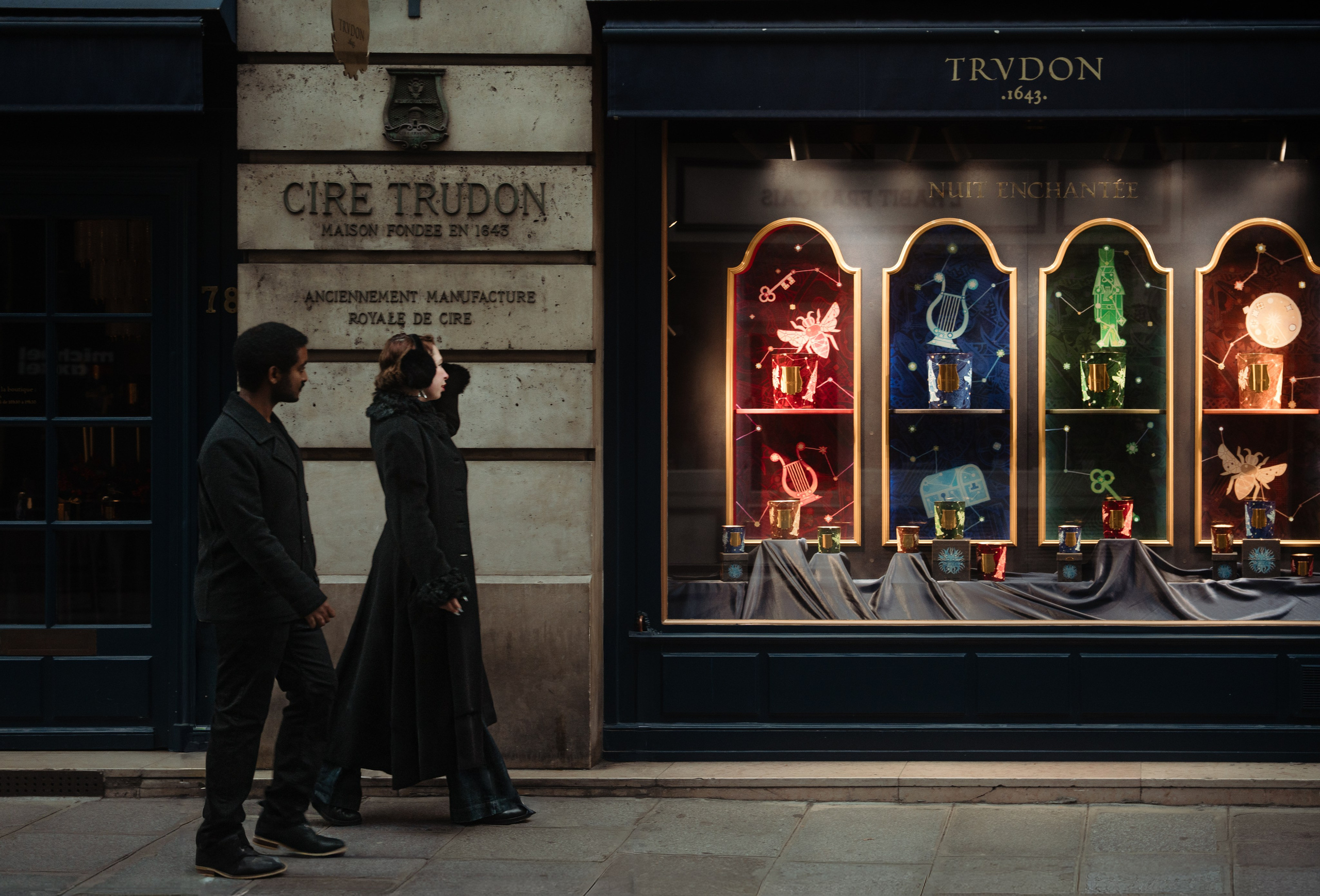 Coco & Nat — anniversary in Paris. Paris photographer — Polina Osipova