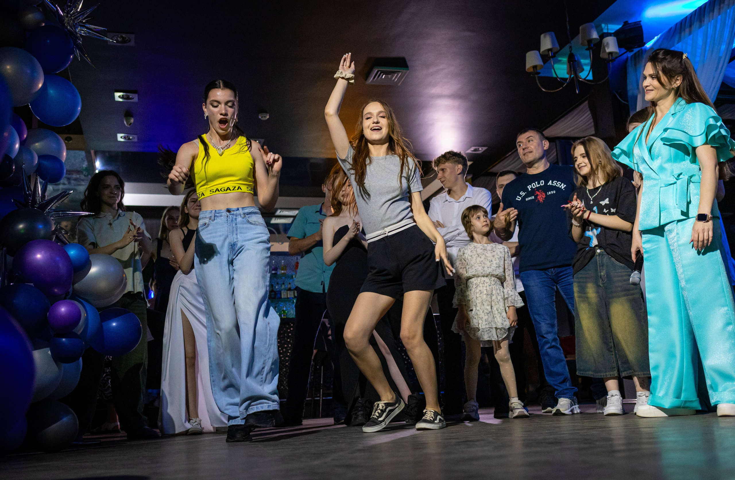 Пример фотосессии последний звонок и выпускной 11А, все в куче по очереди