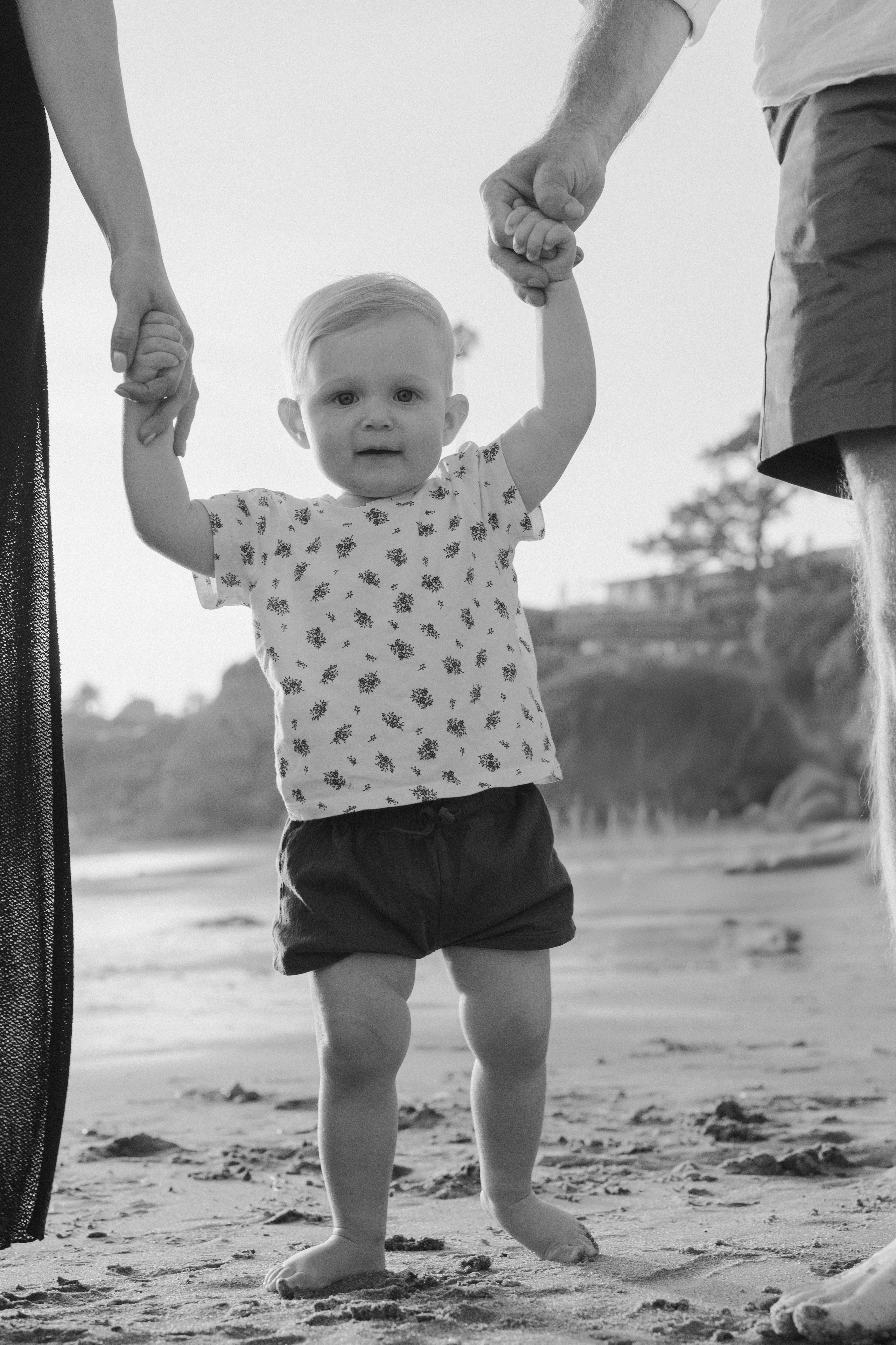 Little baby girl Keira. Family beach shoot. Portrait, family, maternity & wedding photography & videography in SoCal Kseni Vibe