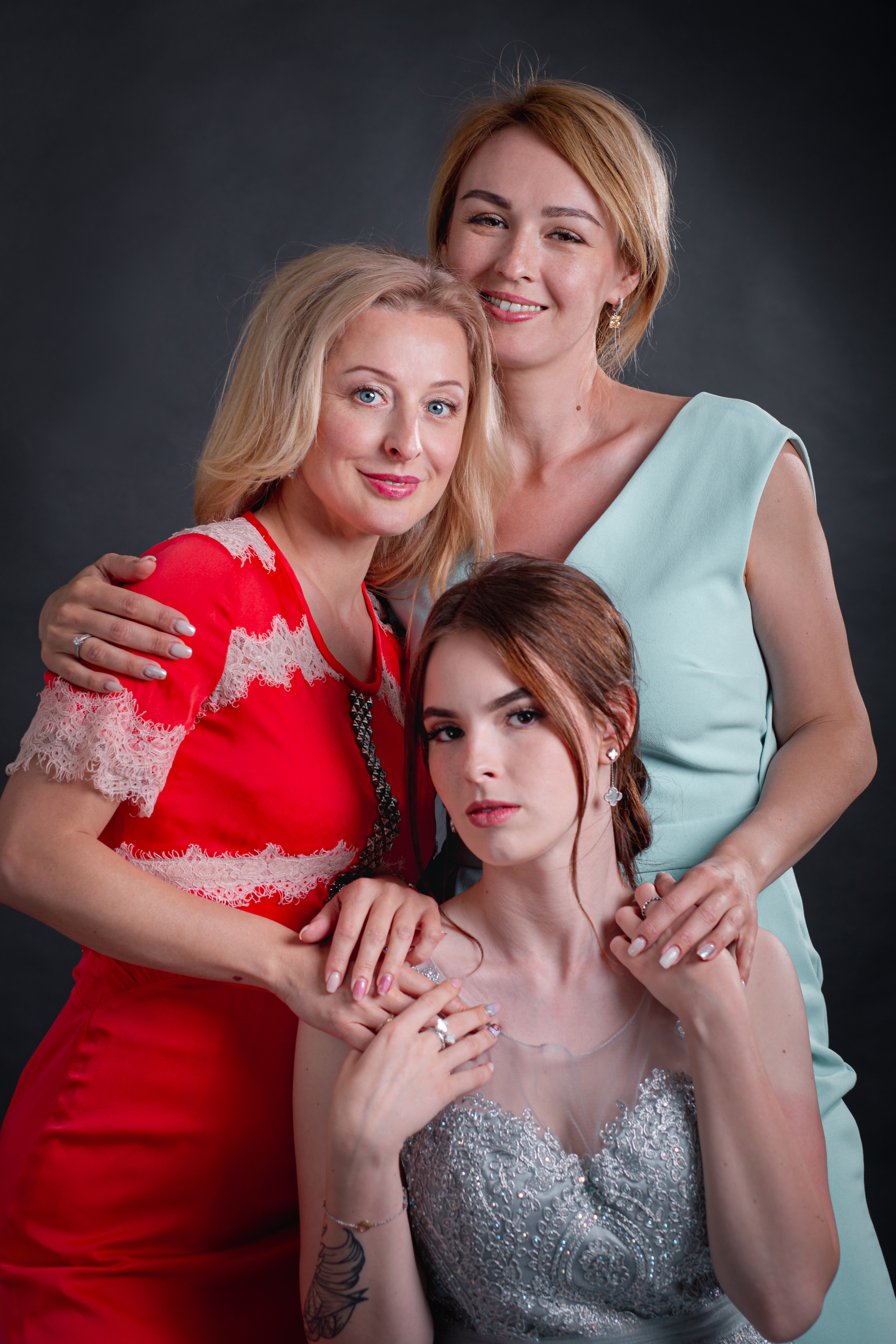 Снимки в студио, предметна  и продуктова фотография. Фотограф Бургас. Фотосесии в студио и на открито, портрети, заснемане