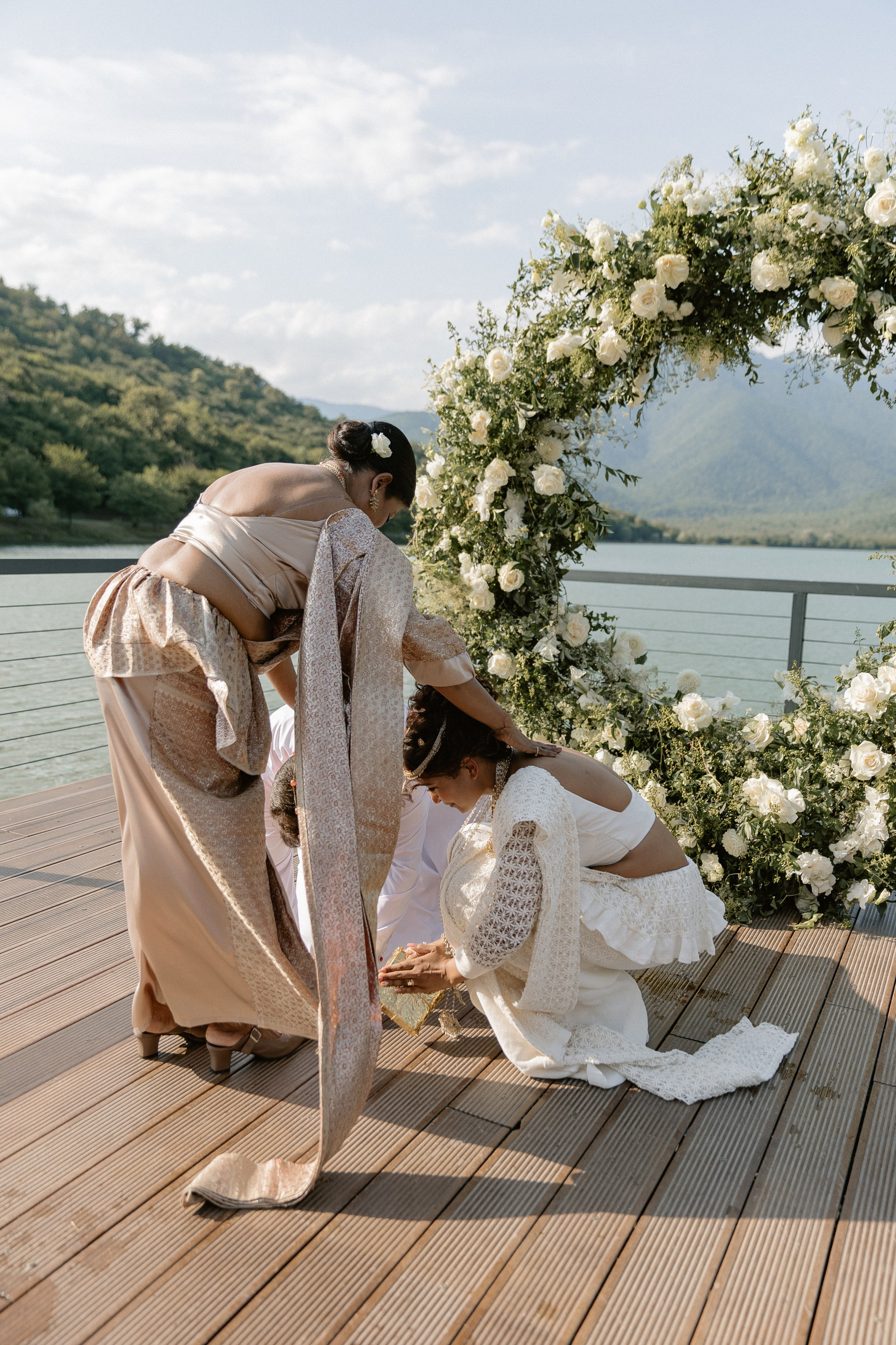 Thesakaya and Kevin. Photographer Anna Nazarenko