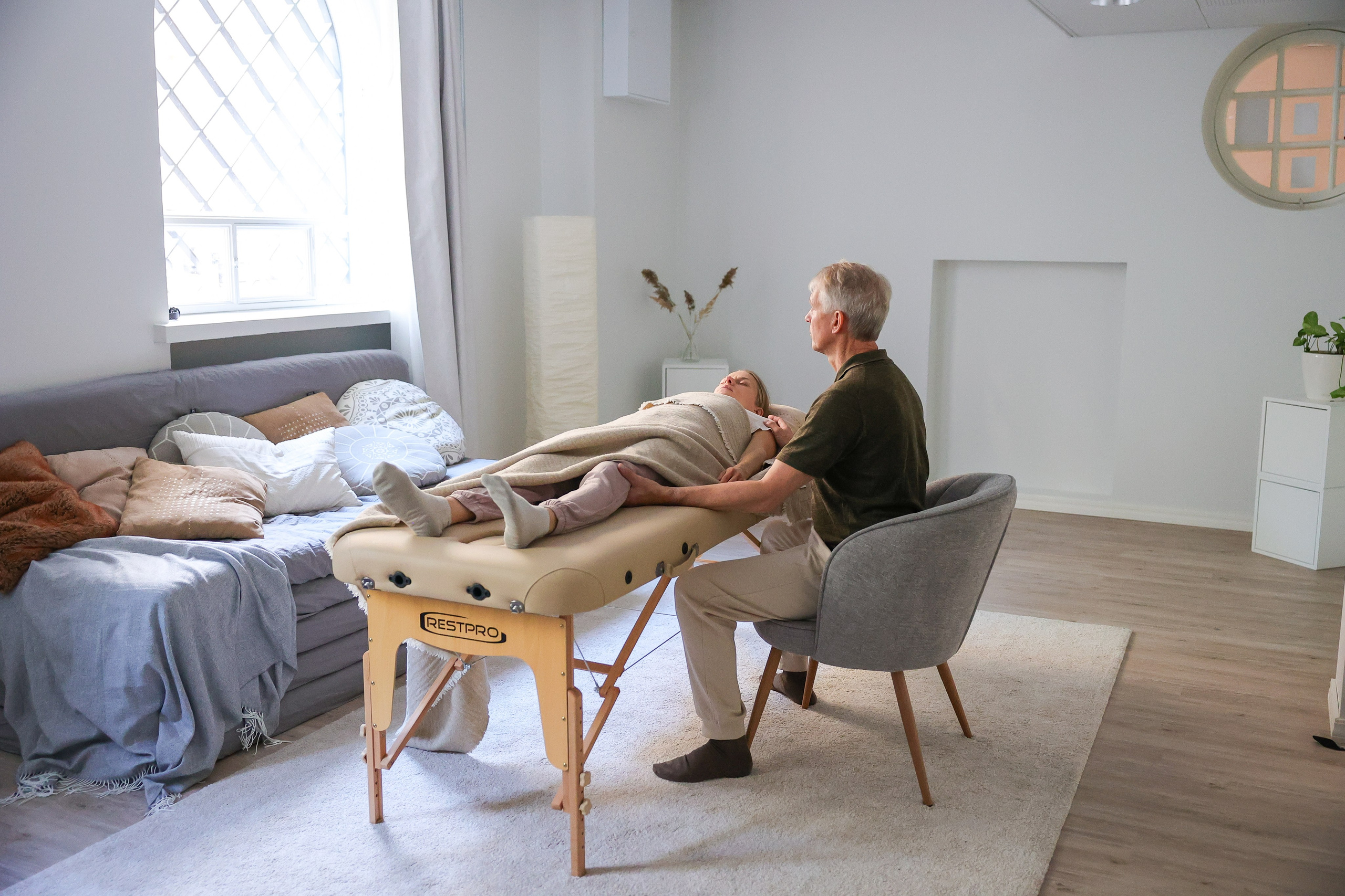 Light-Touch Therapy. Photographer Marina Gargi