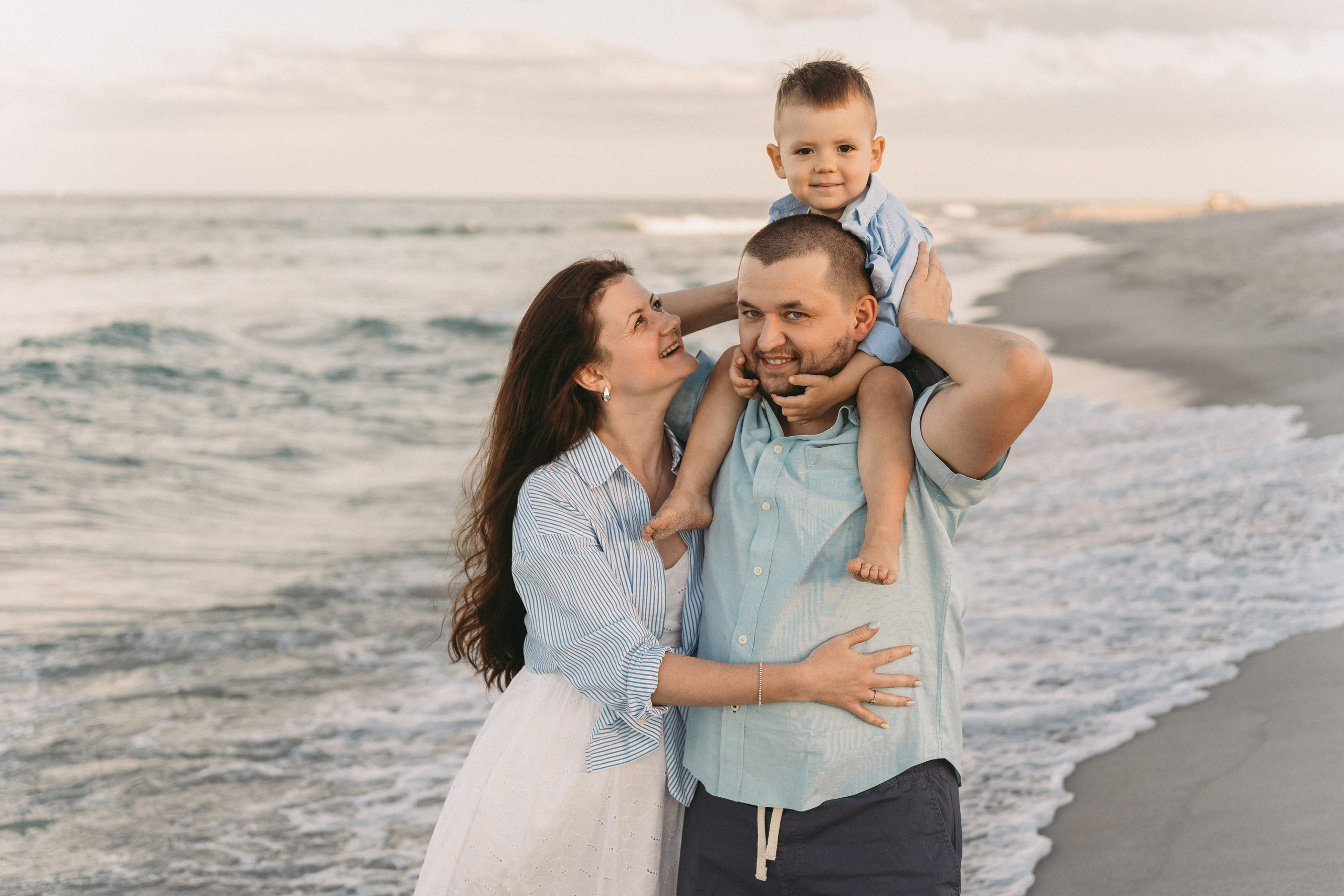 Arthur, Tatyana, Daniel. Ocean. Wedding and family photographer and videographer PA, NJ, NY, DE, MD