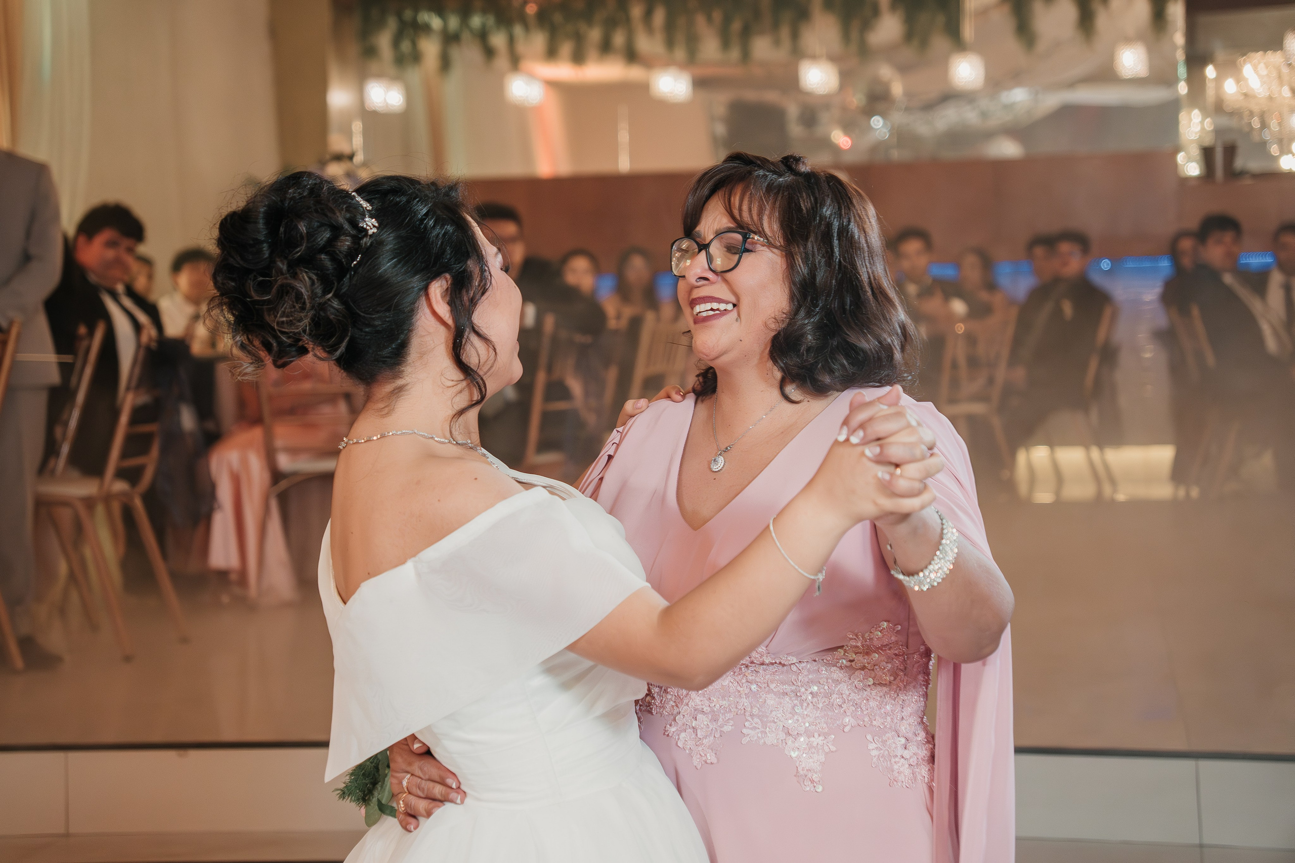 ALEJANDRA + RODRIGO BODA RELIGIOSA. Studio KVTA | Fotografía y Video de Bodas en Arequipa