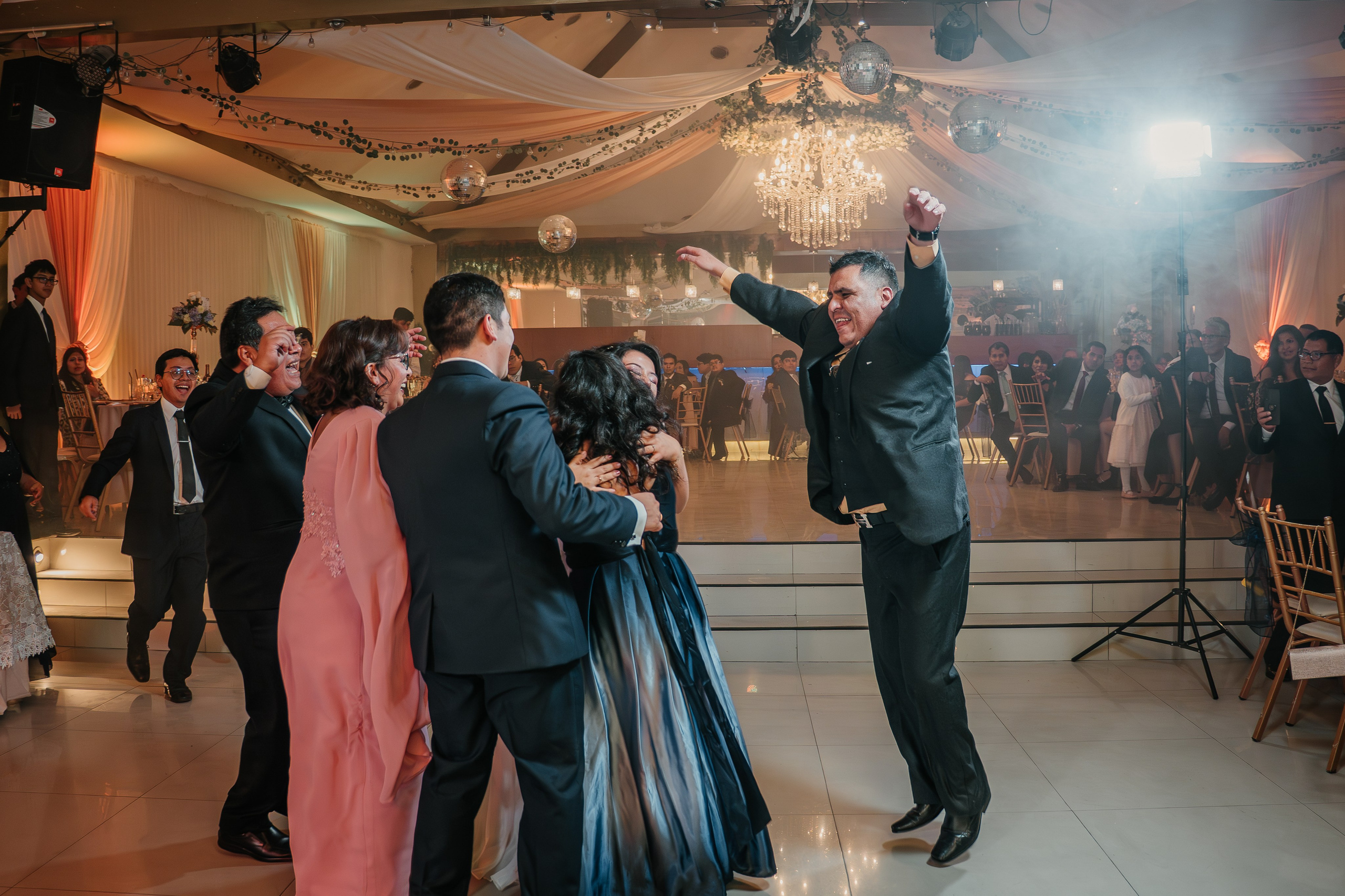 ALEJANDRA + RODRIGO BODA RELIGIOSA. Studio KVTA | Fotografía y Video de Bodas en Arequipa
