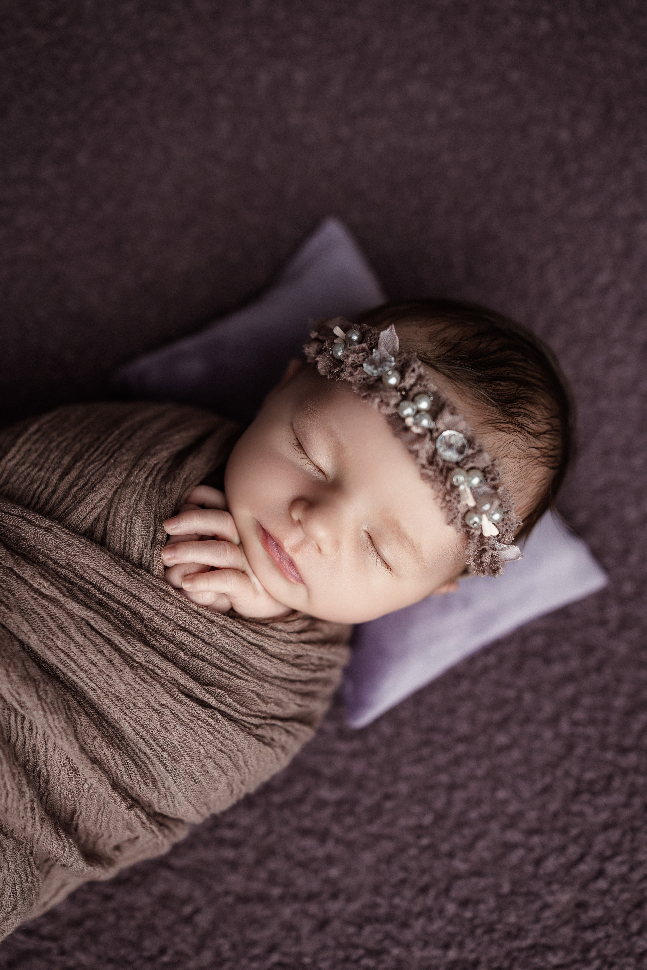 Newborn Classic. Newborn, kids, family photographer based near Zurich, Switzerland