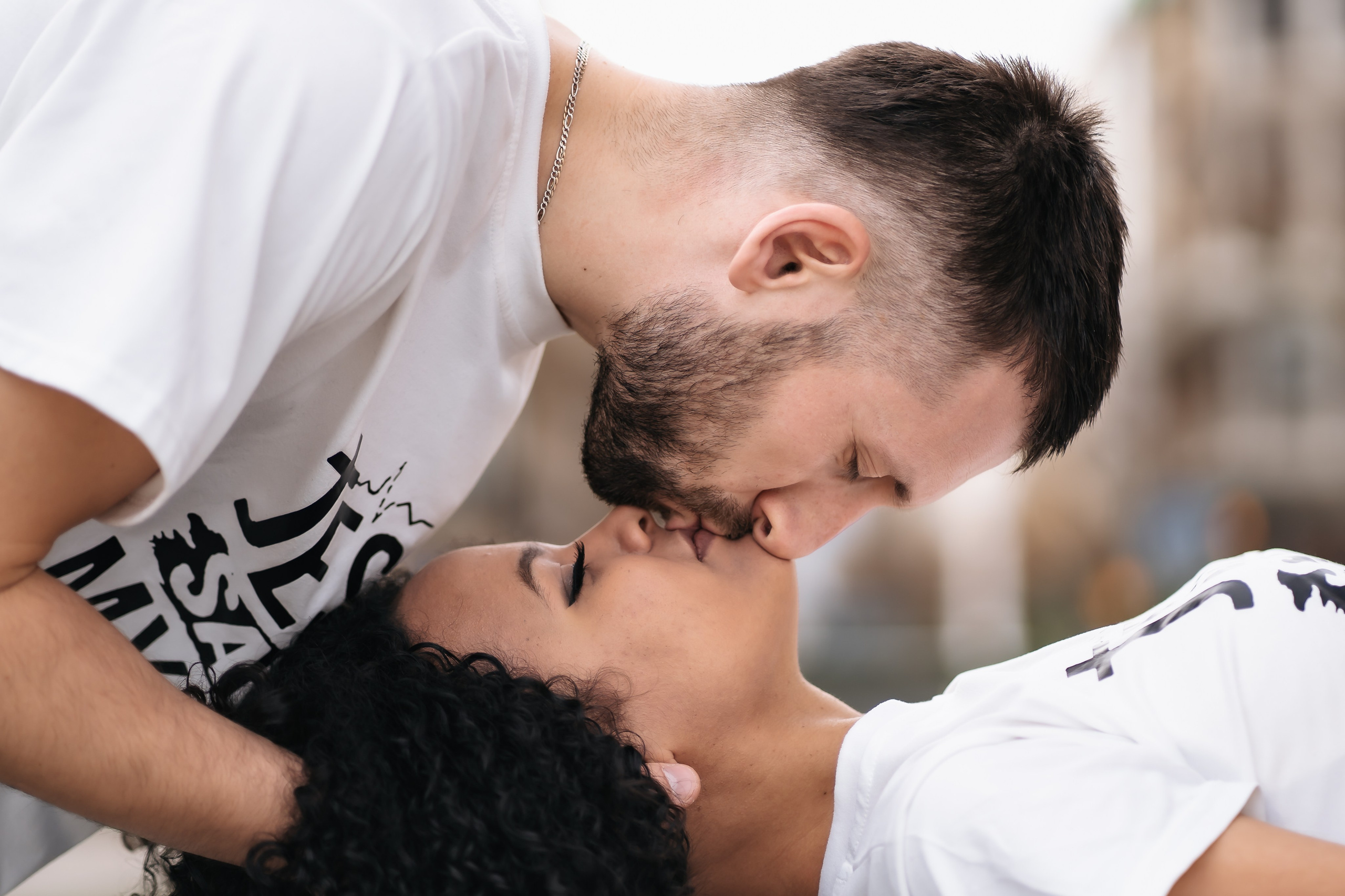V🤍R. Holigood foto y video reportaje de bodas en San Sebastián y Europa