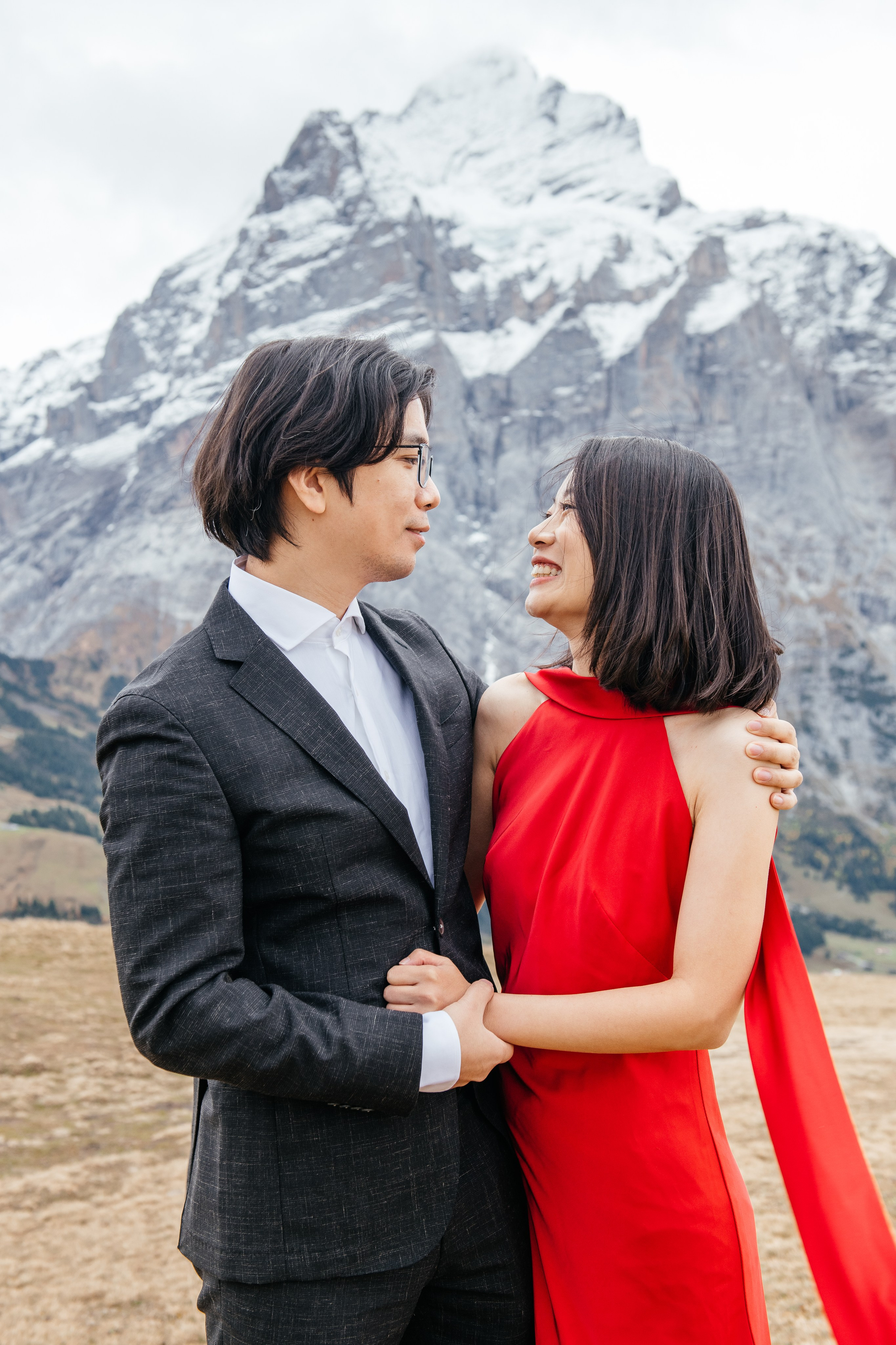 Kaiwen & Xiaoming Grindelwald, Switzerland. I am Elena Altendorfer. Wedding photographer in Zurich and Switzerland