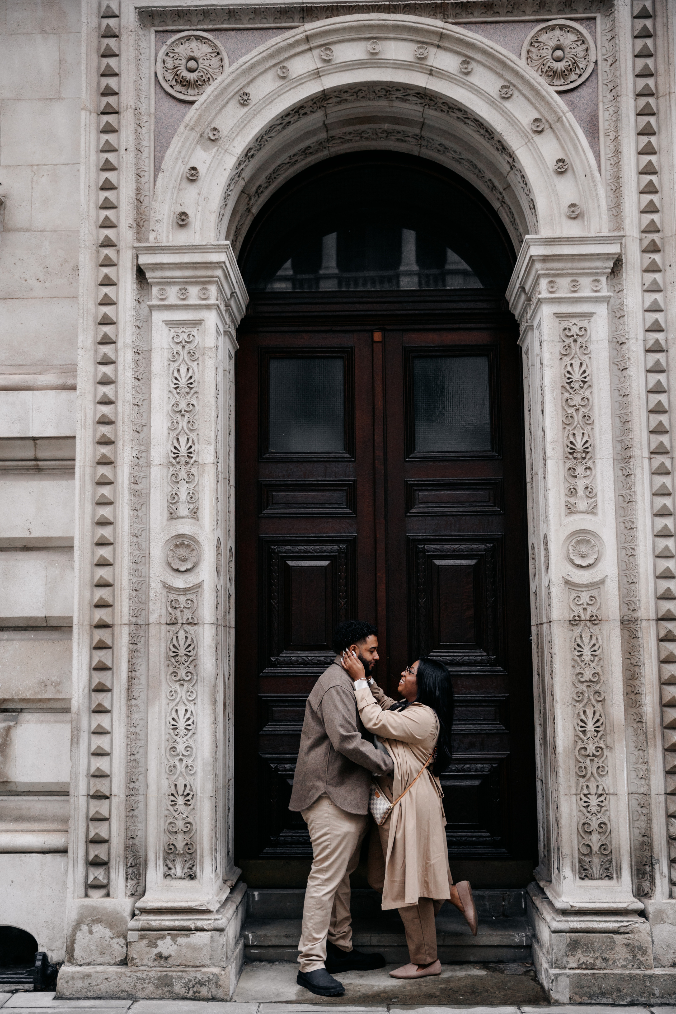 Westminster couple photoshoot. LondonPhotoStory — Vacation Photographer in London