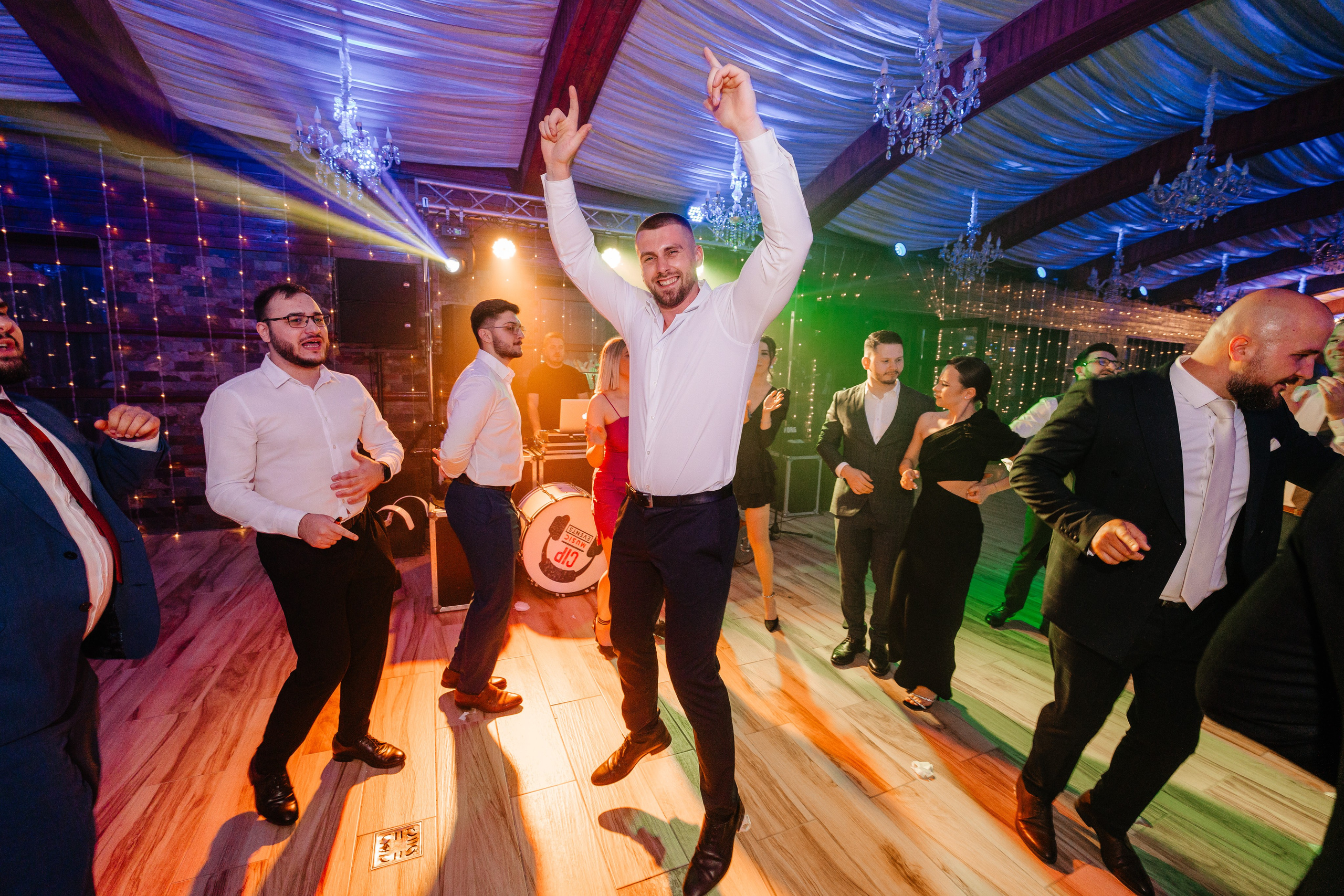 Fotograf de nunta Bacau. Nunta la Havana. Nunta in Targu Ocna. Foto-video nunta Bacau 