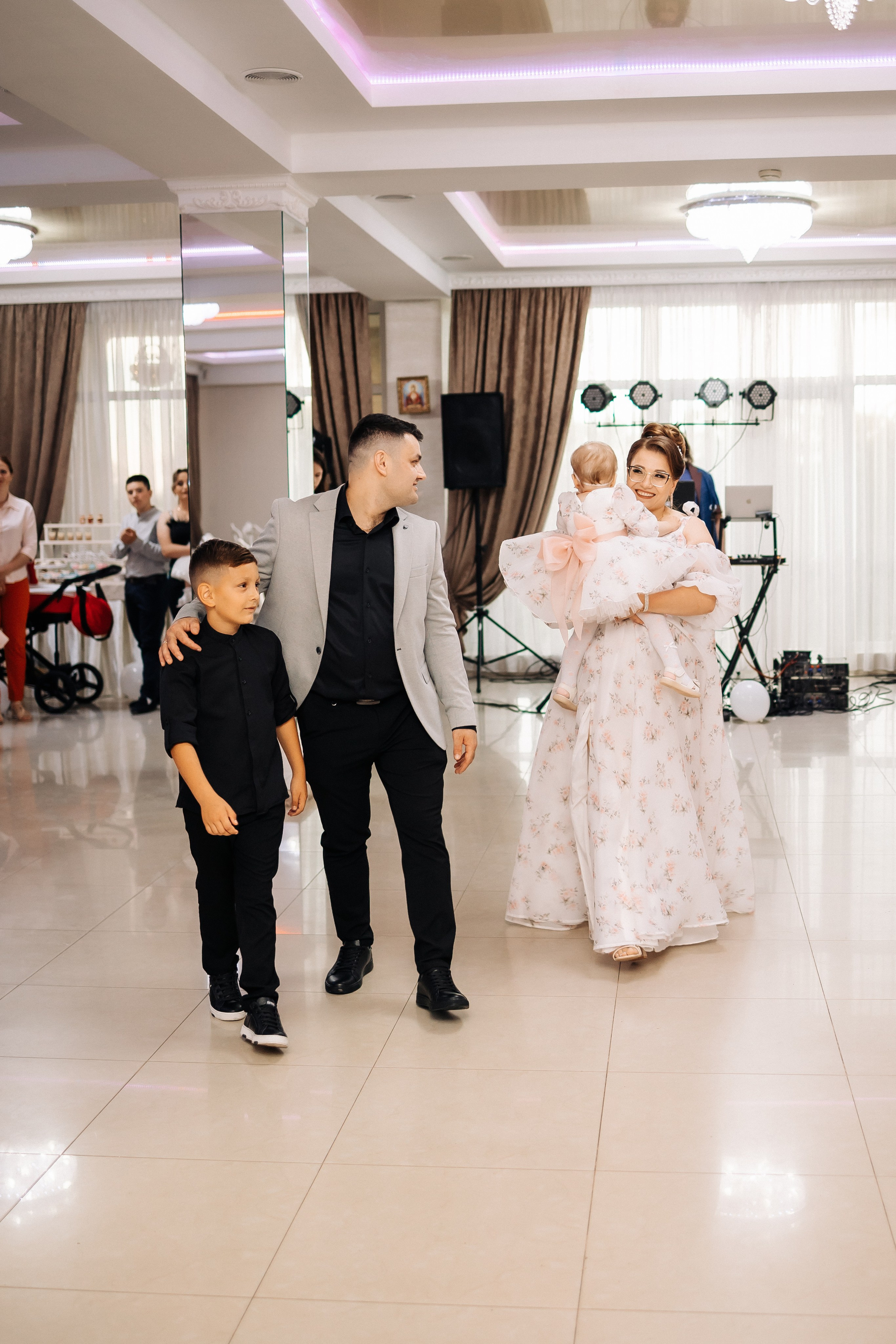 Marius & Amelia. Fotograful evenimentului tău