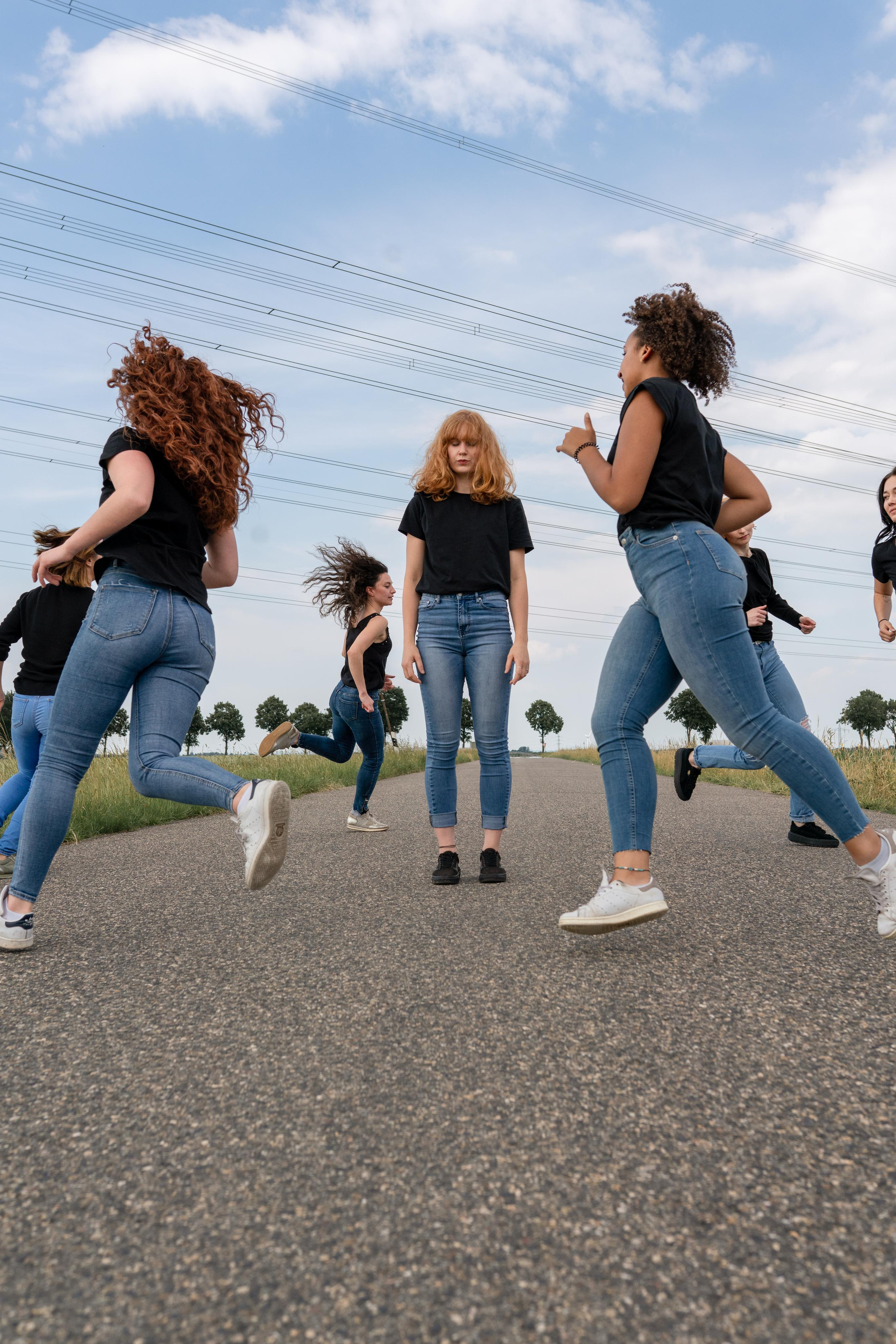 Ballett Releve — Toxic. Photography and bodyart in Cologne — Sylvette Loda