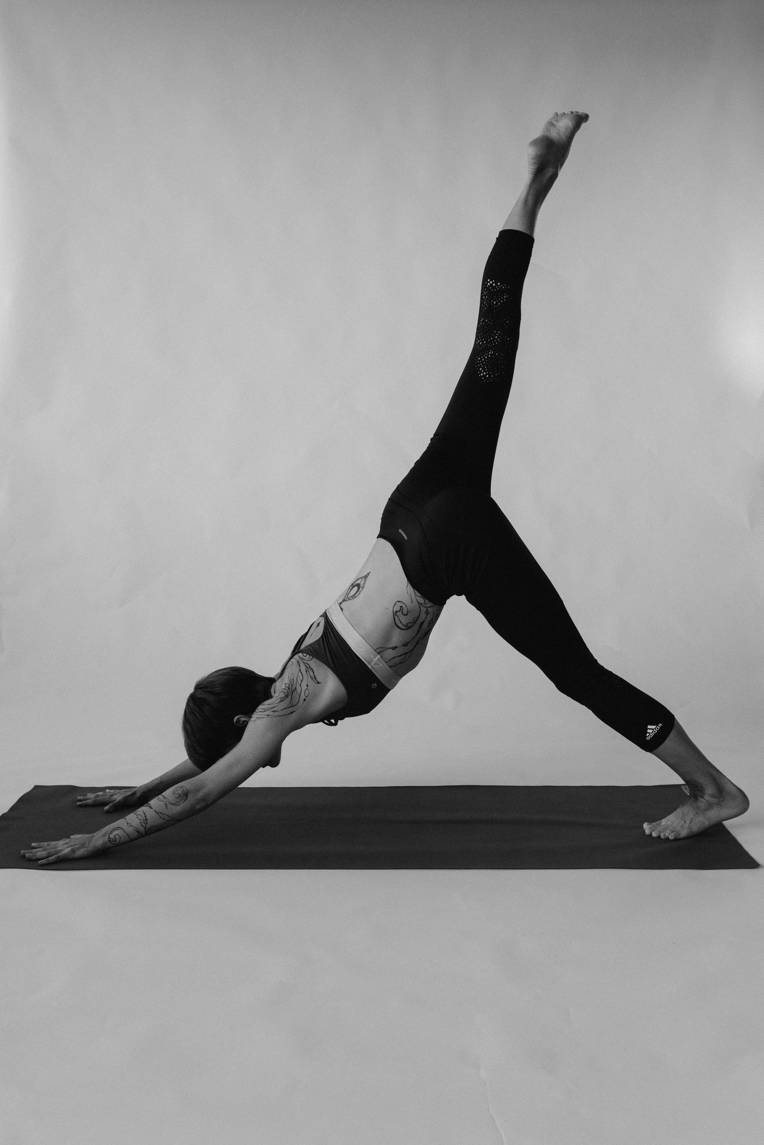 Yoga with Lada — jagua bodyart. Fotografie und Henna Kunst in Köln — Sylvette Loda